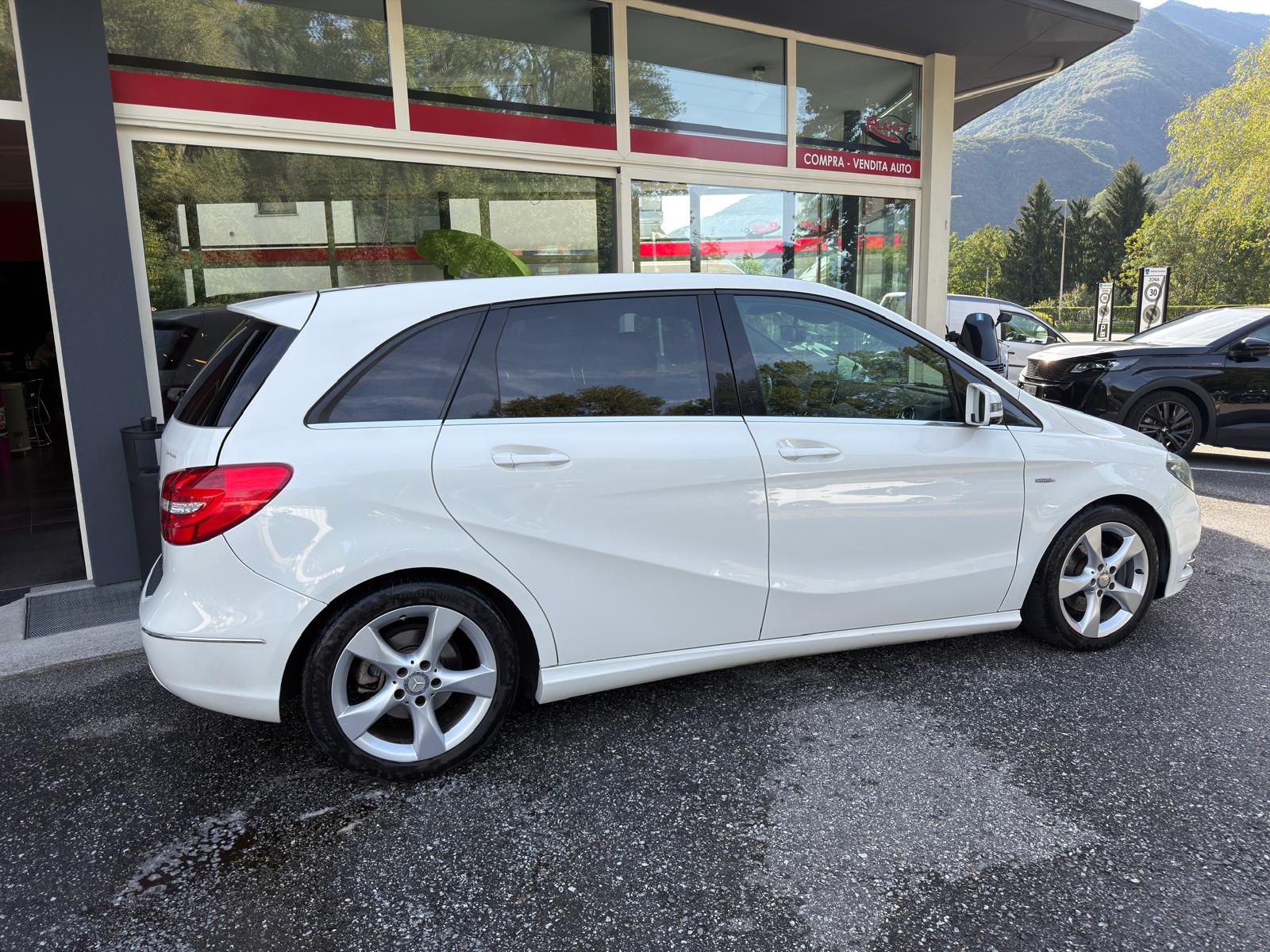 MERCEDES-BENZ B 180 CDI 7G-DCT-image-5