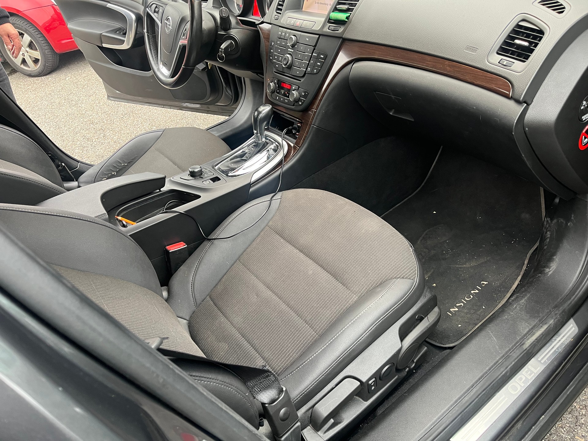 OPEL Insignia 2.0 Turbo Cosmo 4WD Automatic-image-8