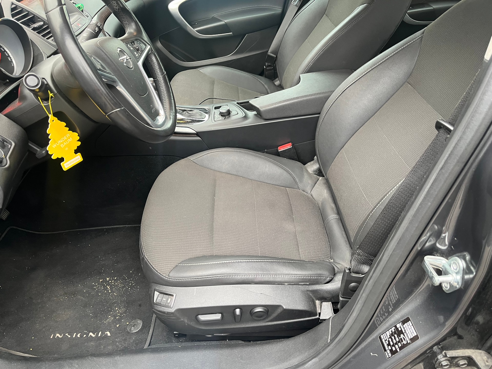 OPEL Insignia 2.0 Turbo Cosmo 4WD Automatic-image-7