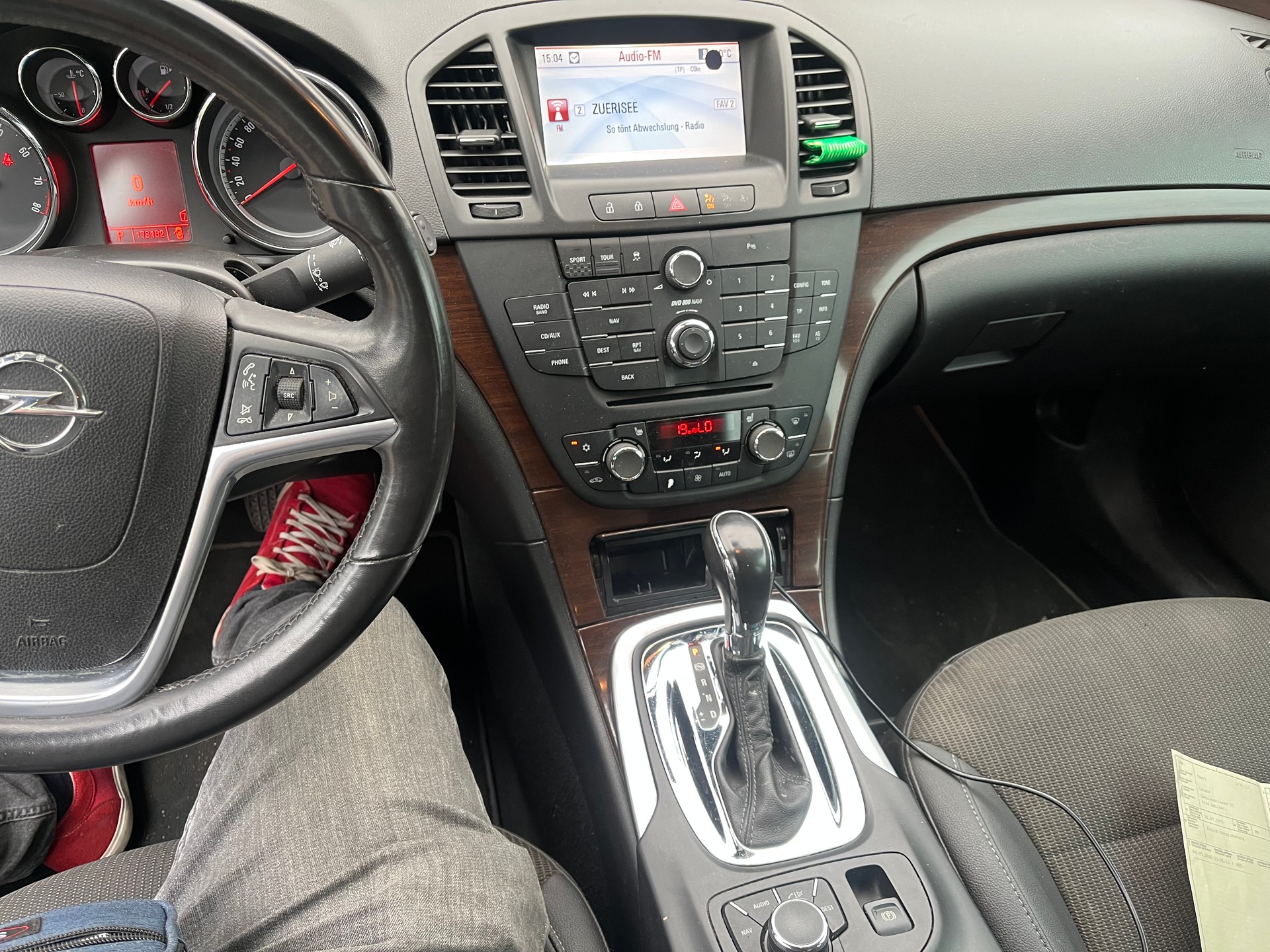 OPEL Insignia 2.0 Turbo Cosmo 4WD Automatic-image-9