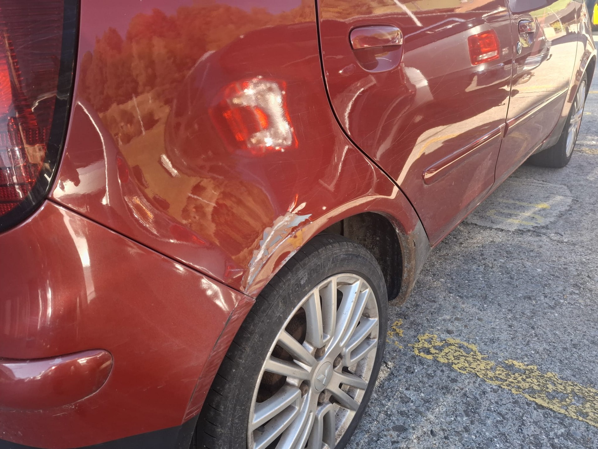 MITSUBISHI Colt 1.3 16V Sport motion-image-1
