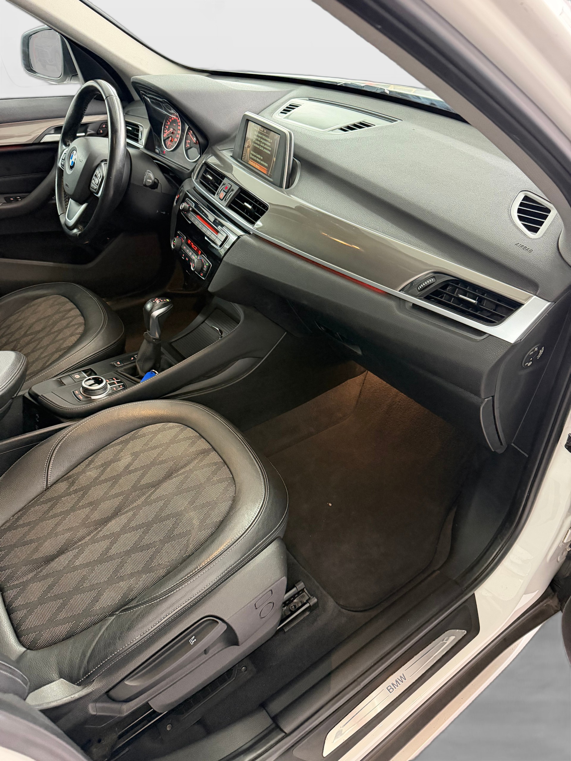 BMW X1 sDrive 20d M Sport-image-13