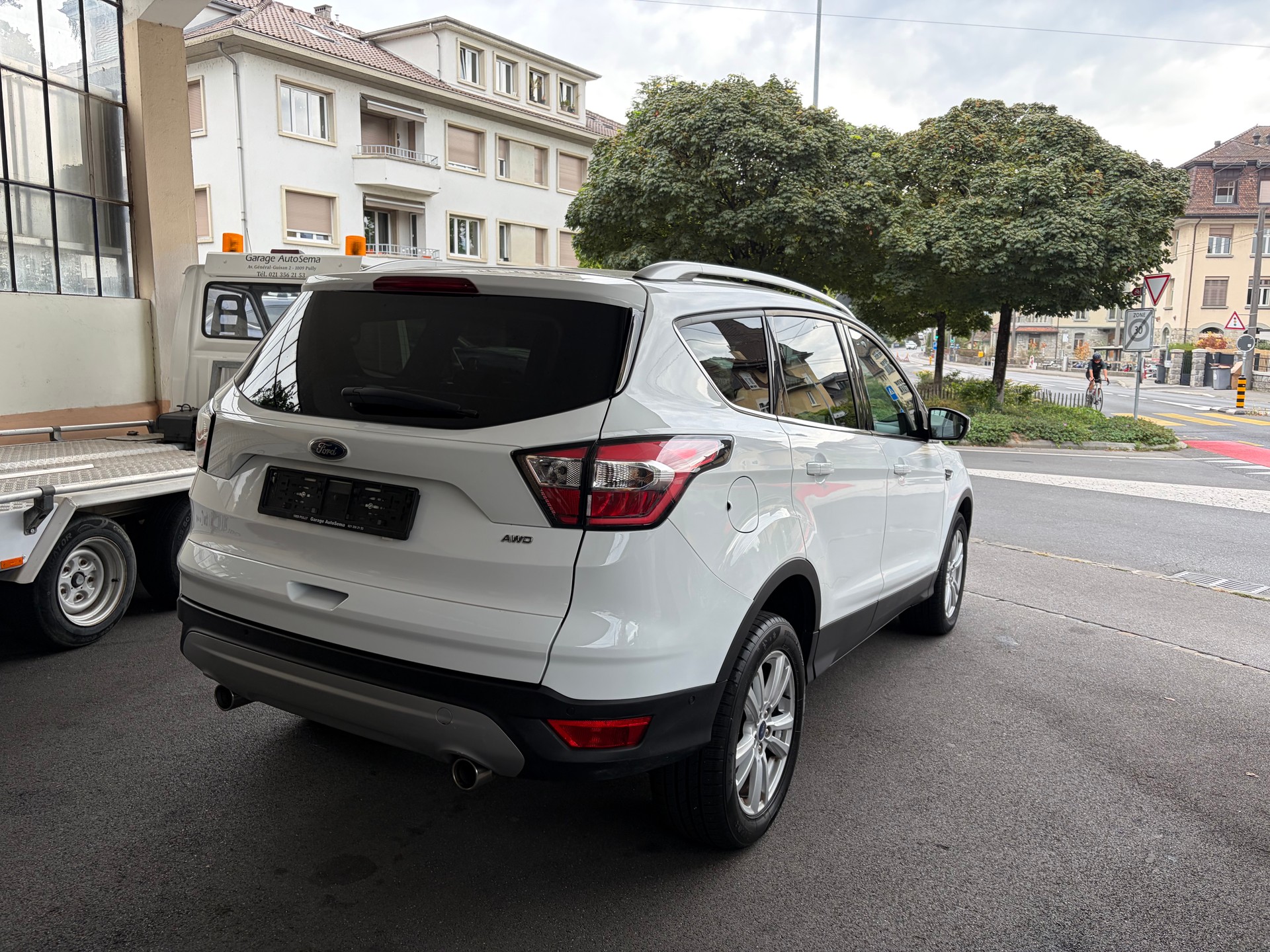 FORD Kuga 2.0 TDCi Trend+ 4WD PowerShift-image-3