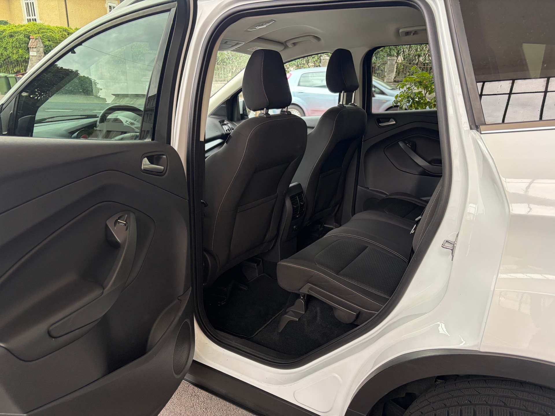 FORD Kuga 2.0 TDCi Trend+ 4WD PowerShift-image-8