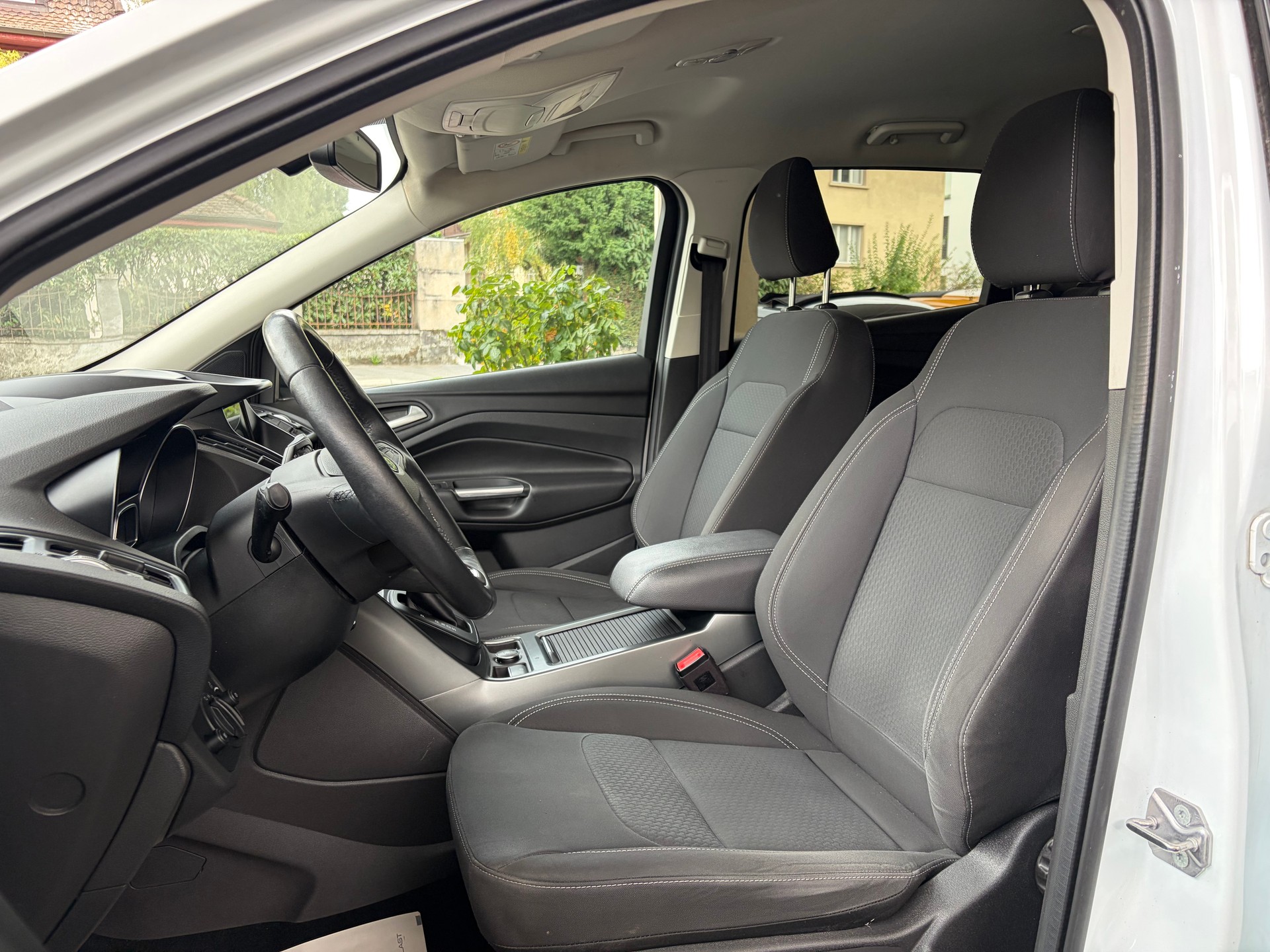 FORD Kuga 2.0 TDCi Trend+ 4WD PowerShift-image-5