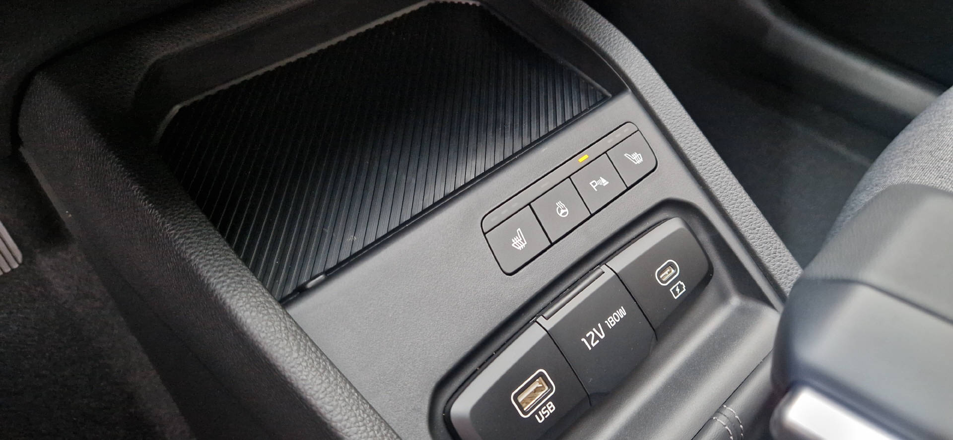KIA Stonic 1.0 T-GDi-image-11