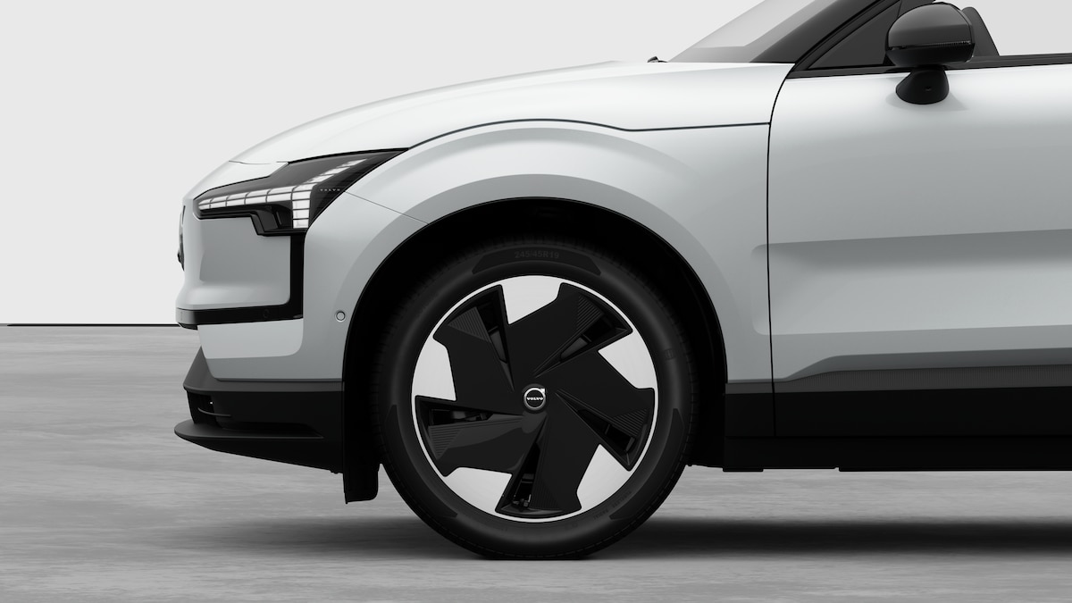 VOLVO EX30 P5 Longe Range Ultra-image-7