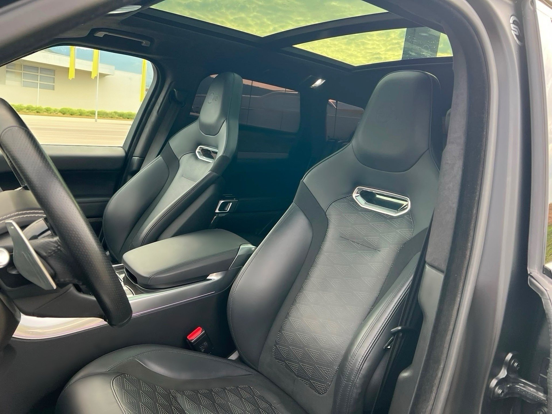 LAND ROVER 5.0 V8 SC SVR-image-5