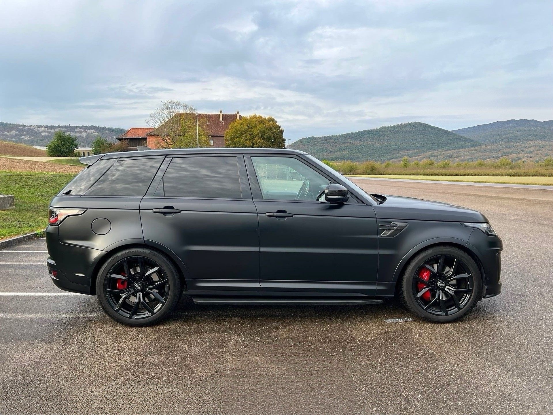 LAND ROVER 5.0 V8 SC SVR-image-1