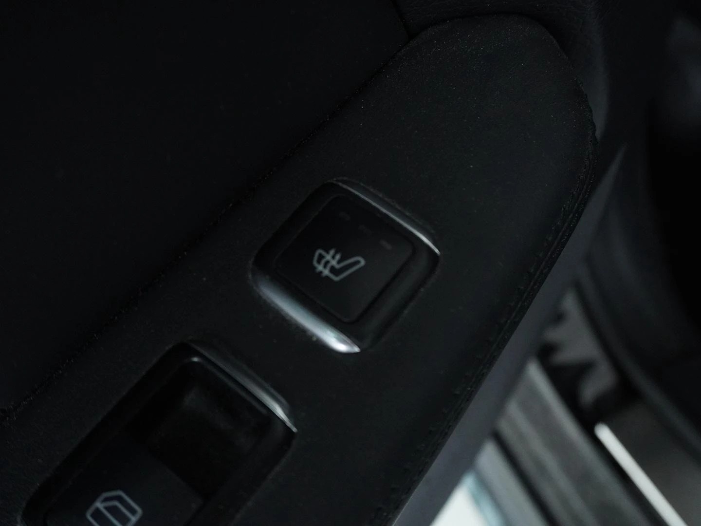 MERCEDES-BENZ E 500 Avantgarde 4Matic 7G-Tronic-image-10
