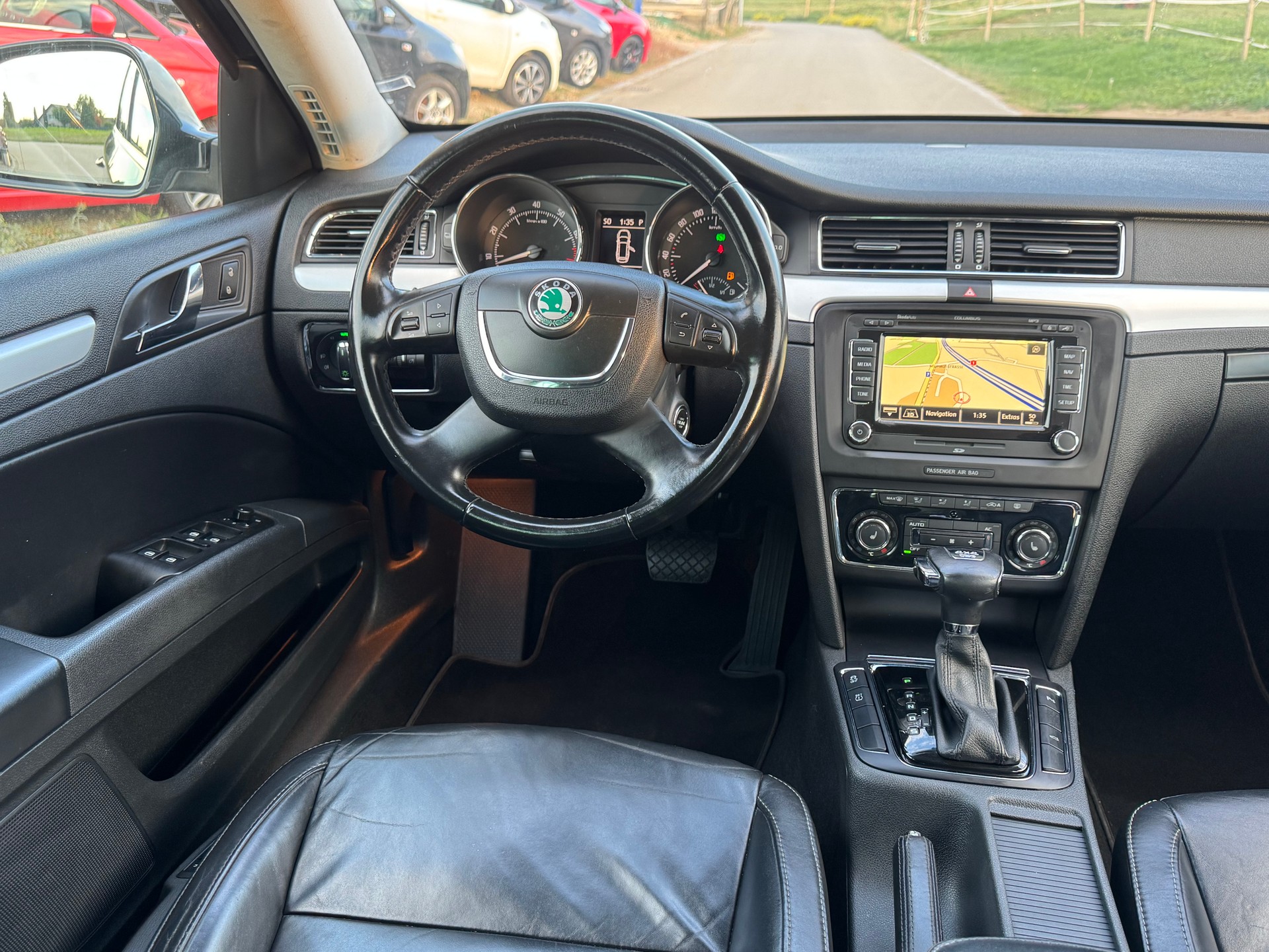 SKODA Superb Combi 3.6 FSI Ambition 4x4 DSG-image-9