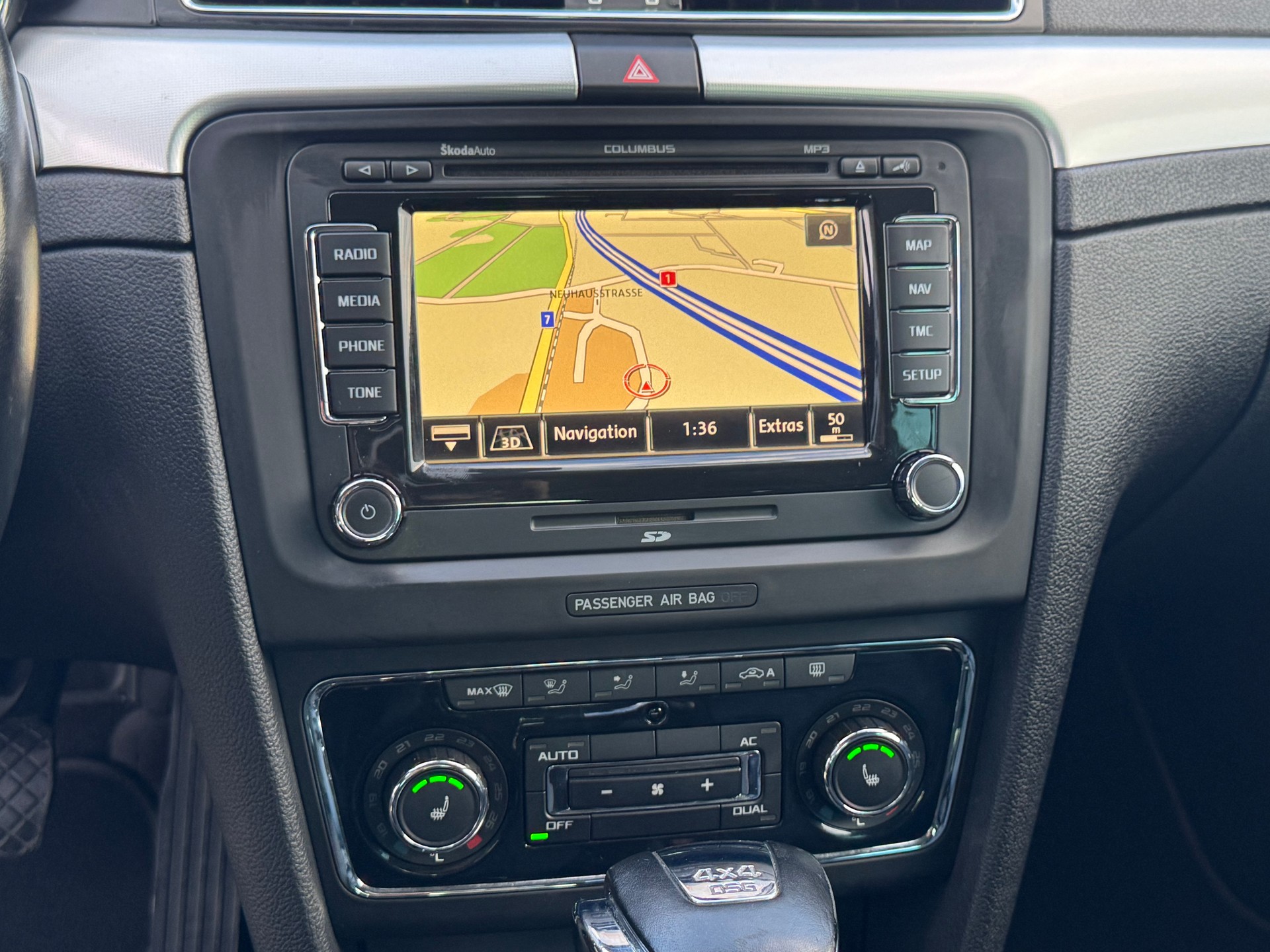 SKODA Superb Combi 3.6 FSI Ambition 4x4 DSG-image-11