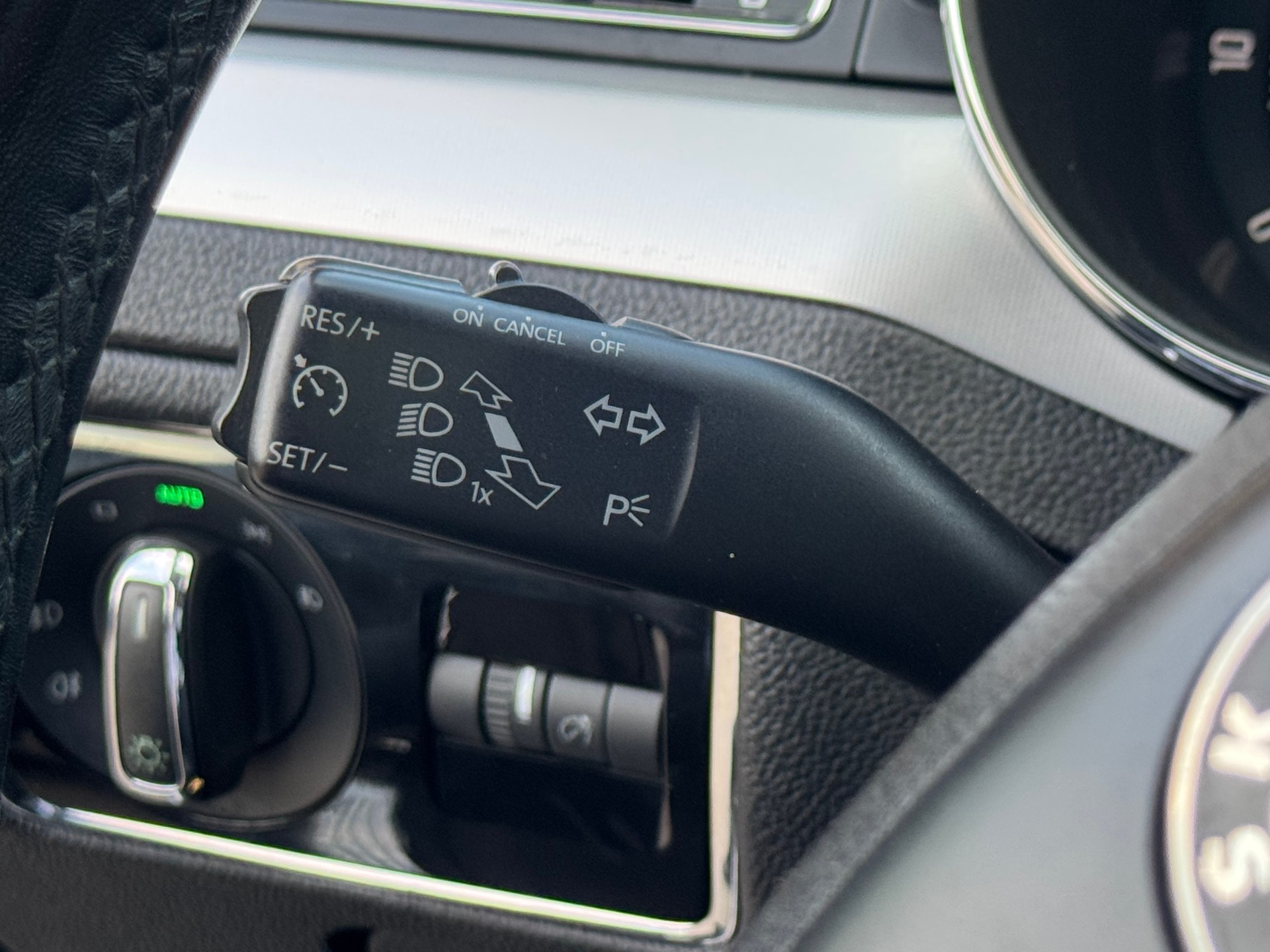 SKODA Superb Combi 3.6 FSI Ambition 4x4 DSG-image-13
