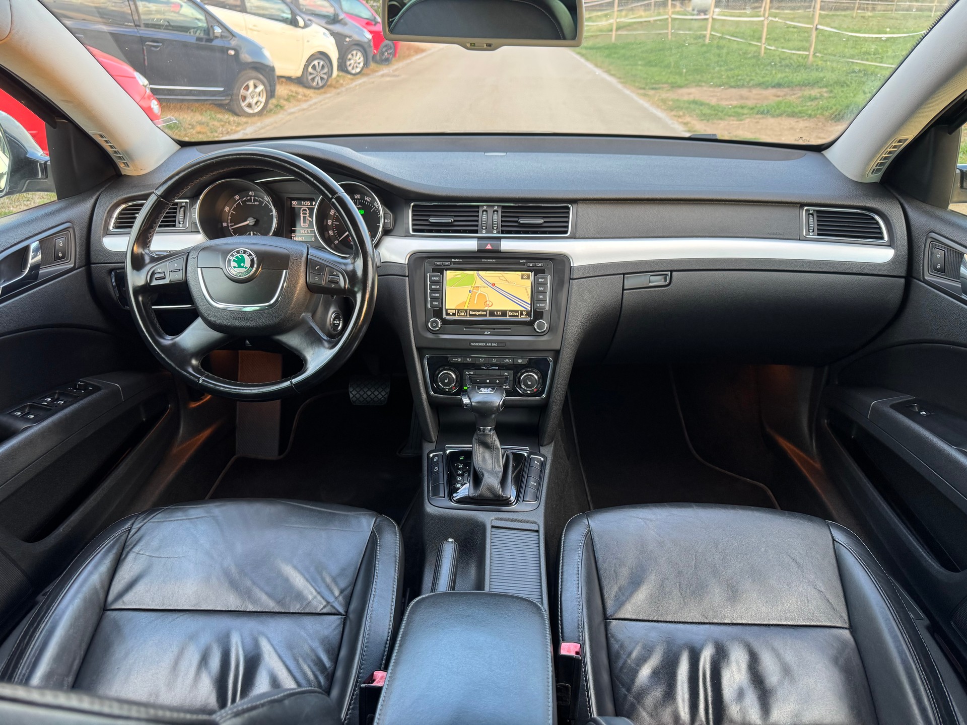 SKODA Superb Combi 3.6 FSI Ambition 4x4 DSG-image-8