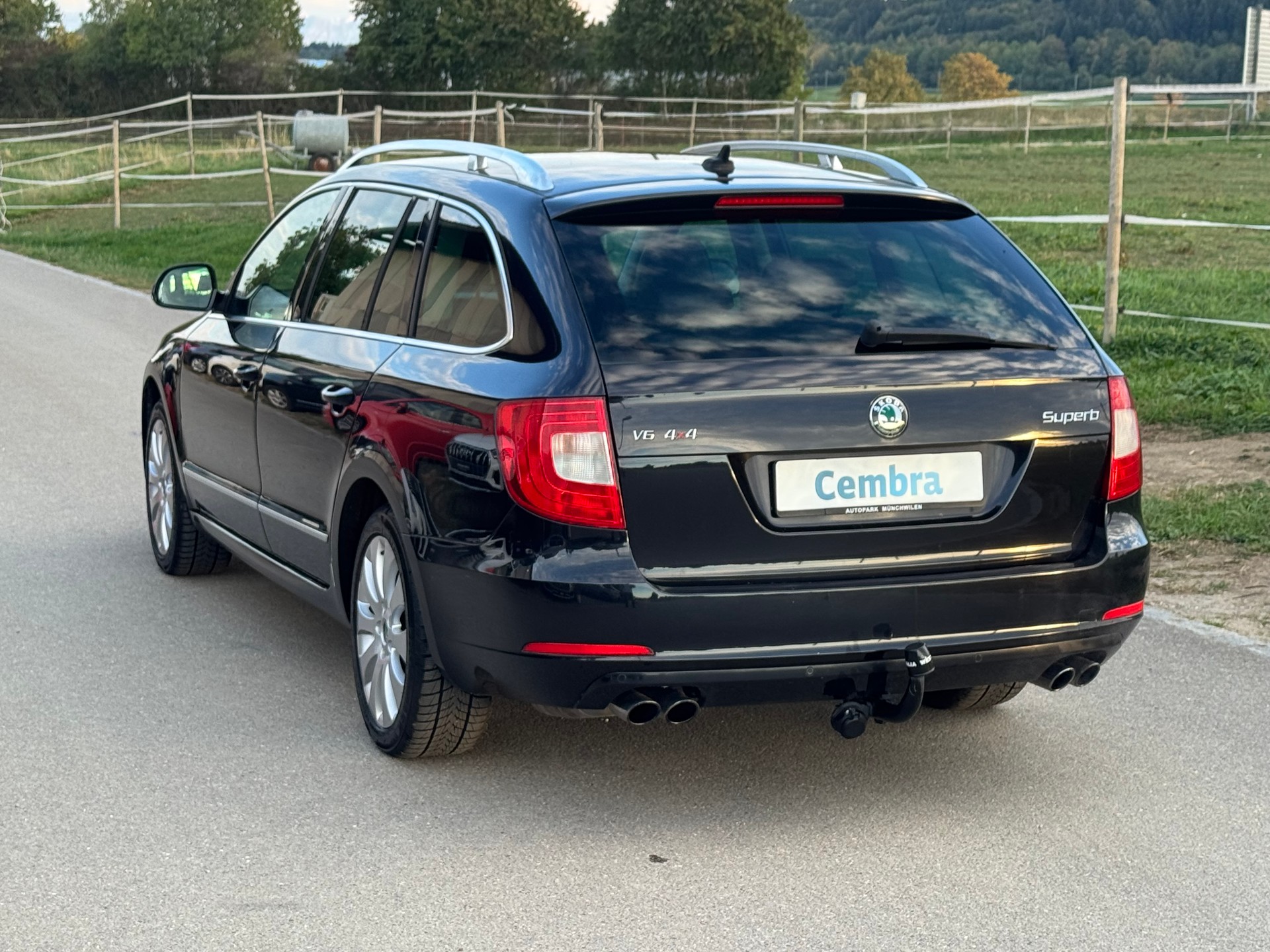 SKODA Superb Combi 3.6 FSI Ambition 4x4 DSG-image-3