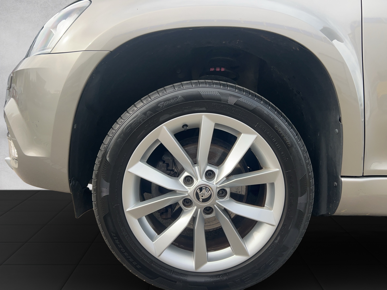 SKODA Yeti 2.0 TDI Ambition 4x4 DSG-image-8