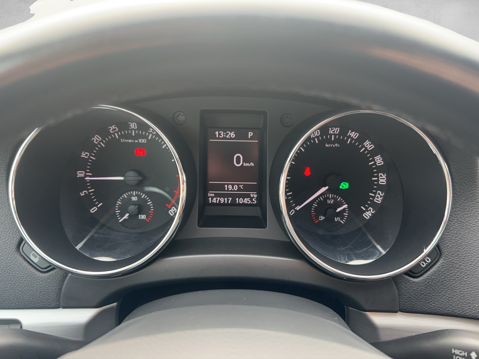 SKODA Yeti 2.0 TDI Ambition 4x4 DSG-image-16