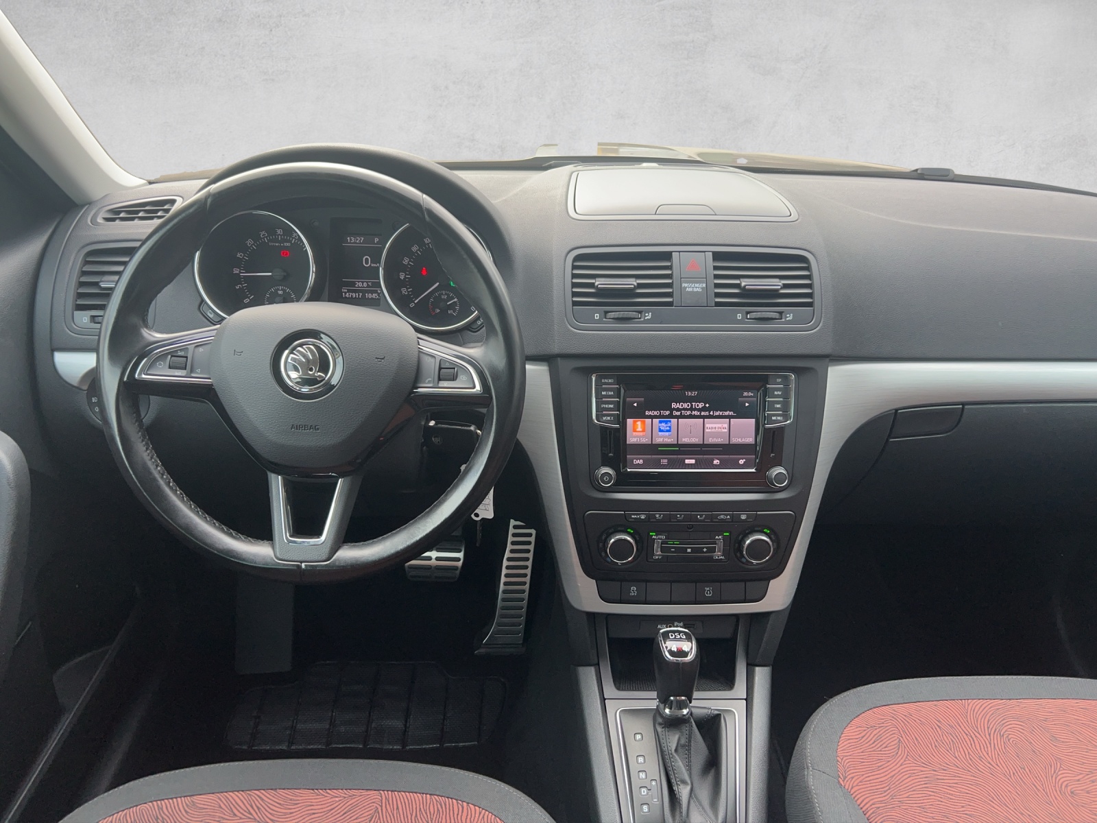 SKODA Yeti 2.0 TDI Ambition 4x4 DSG-image-12