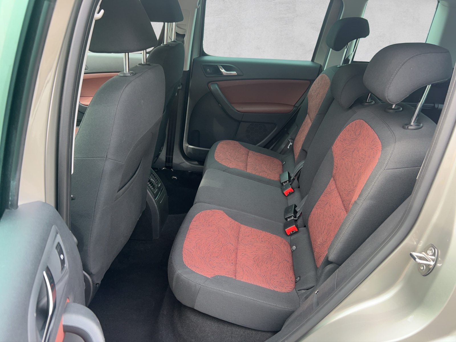 SKODA Yeti 2.0 TDI Ambition 4x4 DSG-image-10