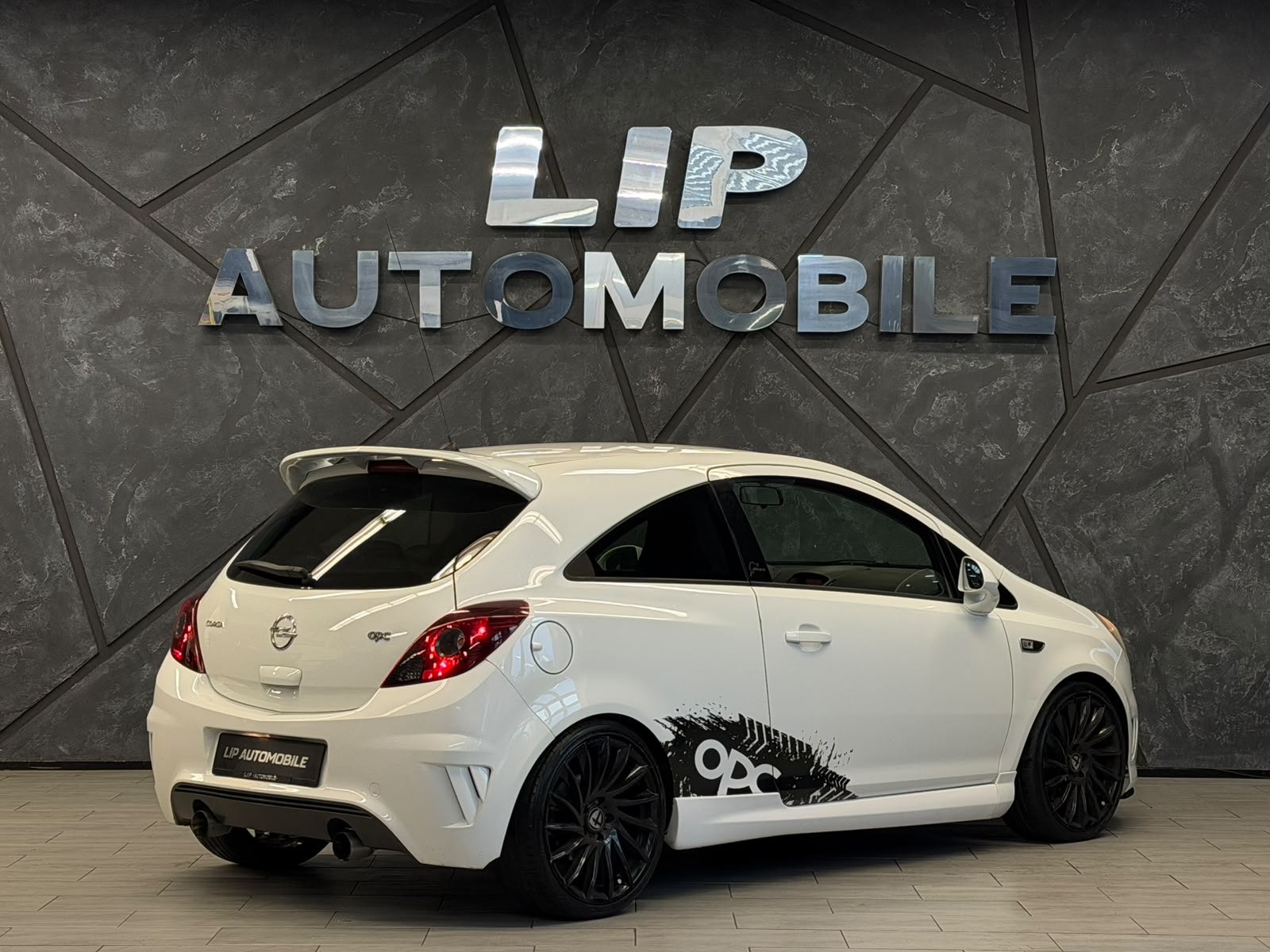 OPEL Corsa 1.6 Turbo OPC Nürburgring Edition-image-6