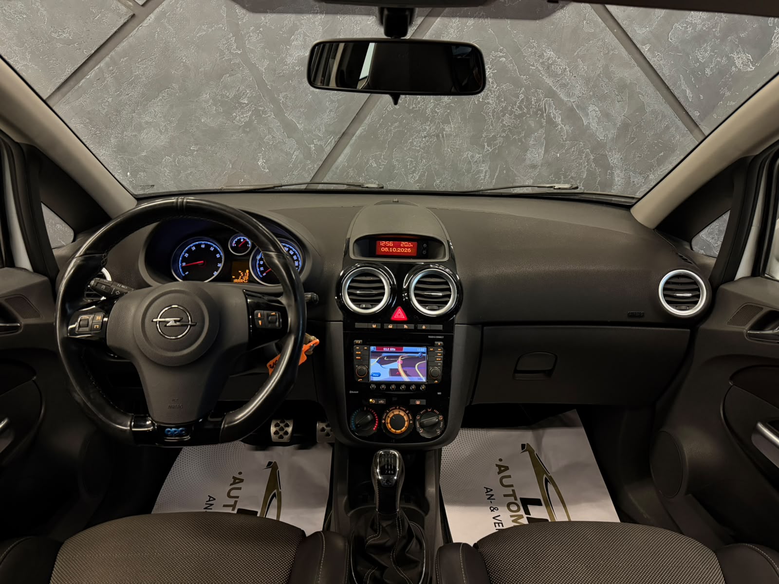 OPEL Corsa 1.6 Turbo OPC Nürburgring Edition-image-8