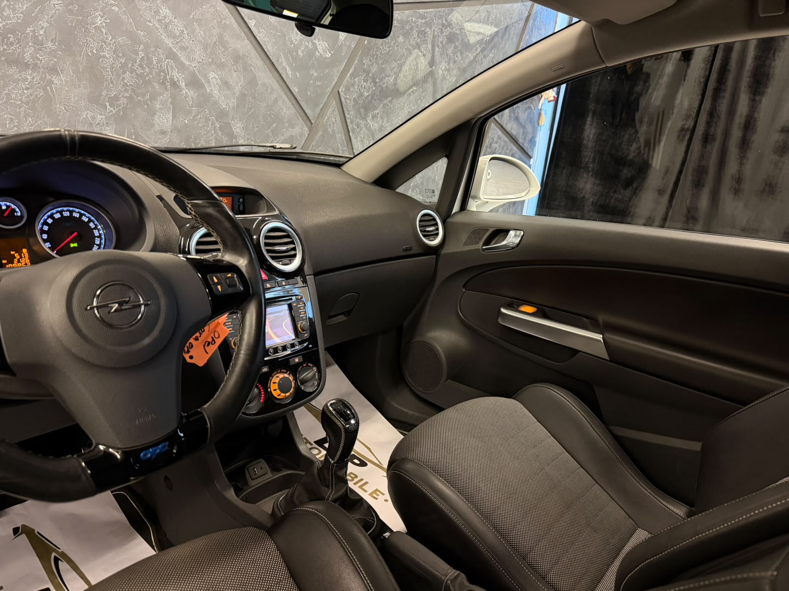 OPEL Corsa 1.6 Turbo OPC Nürburgring Edition-image-11