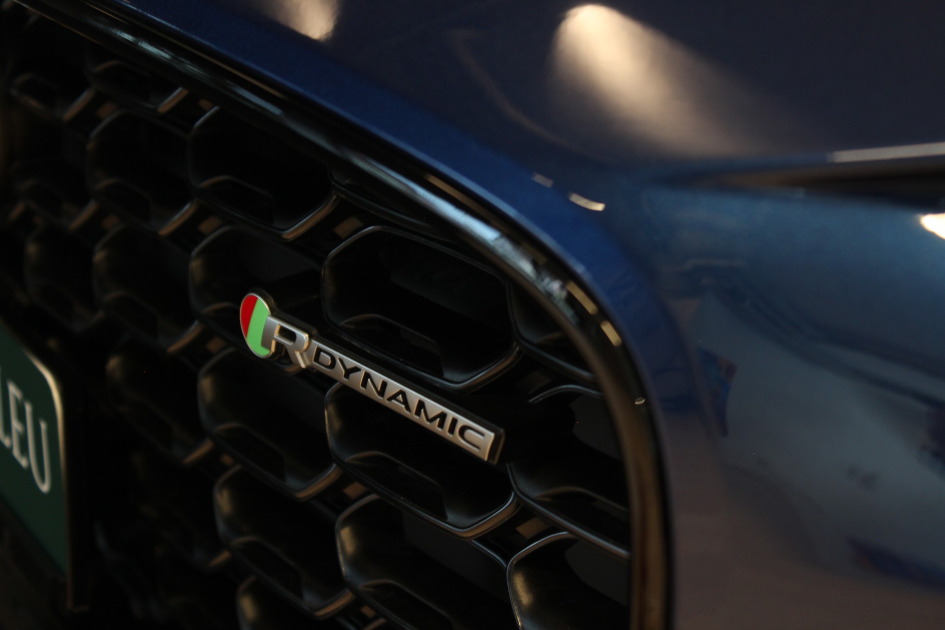 JAGUAR F-Type Convrtible 5.0 V8 R-Dynamic AWD Automatik-image-10