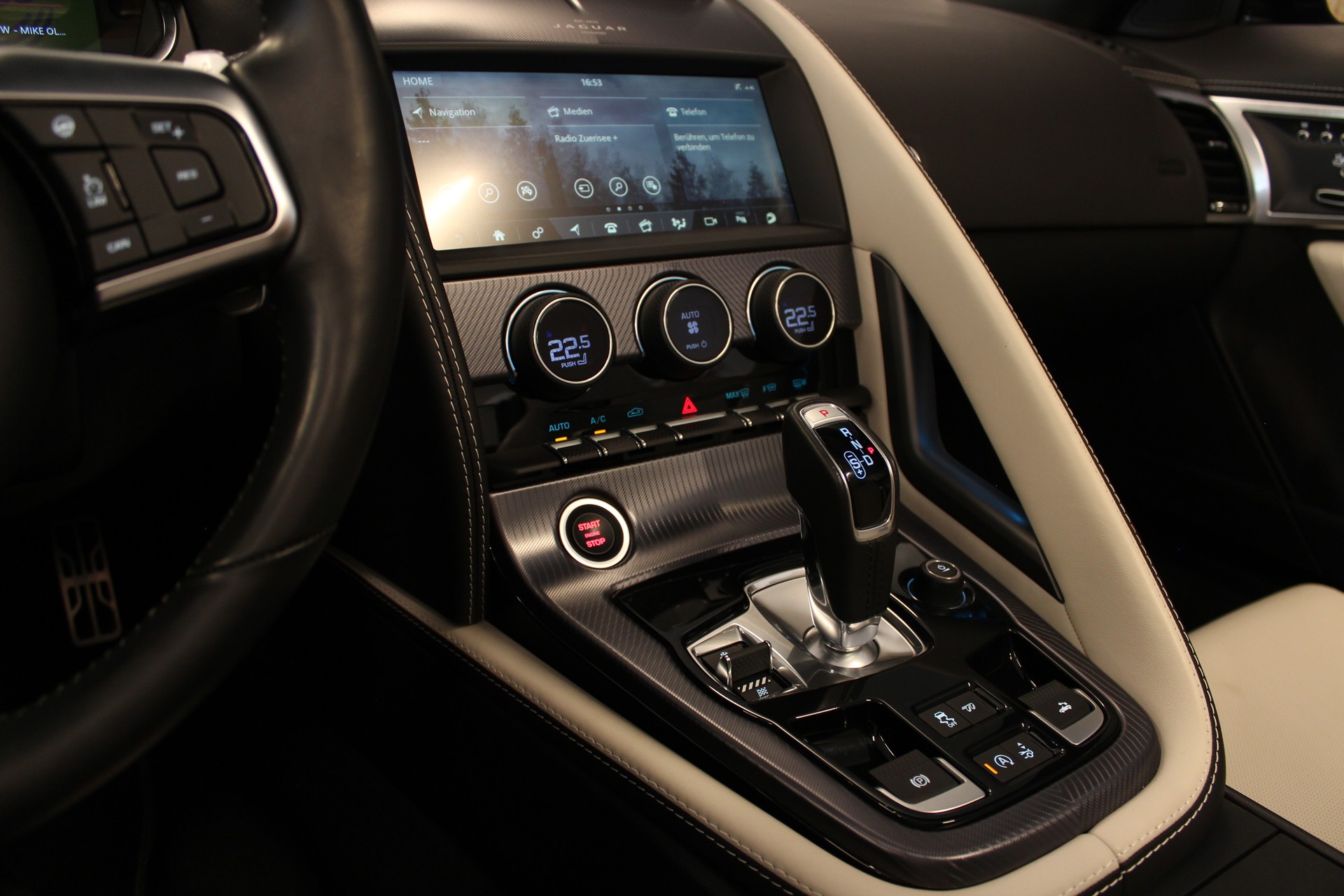 JAGUAR F-Type Convrtible 5.0 V8 R-Dynamic AWD Automatik-image-26