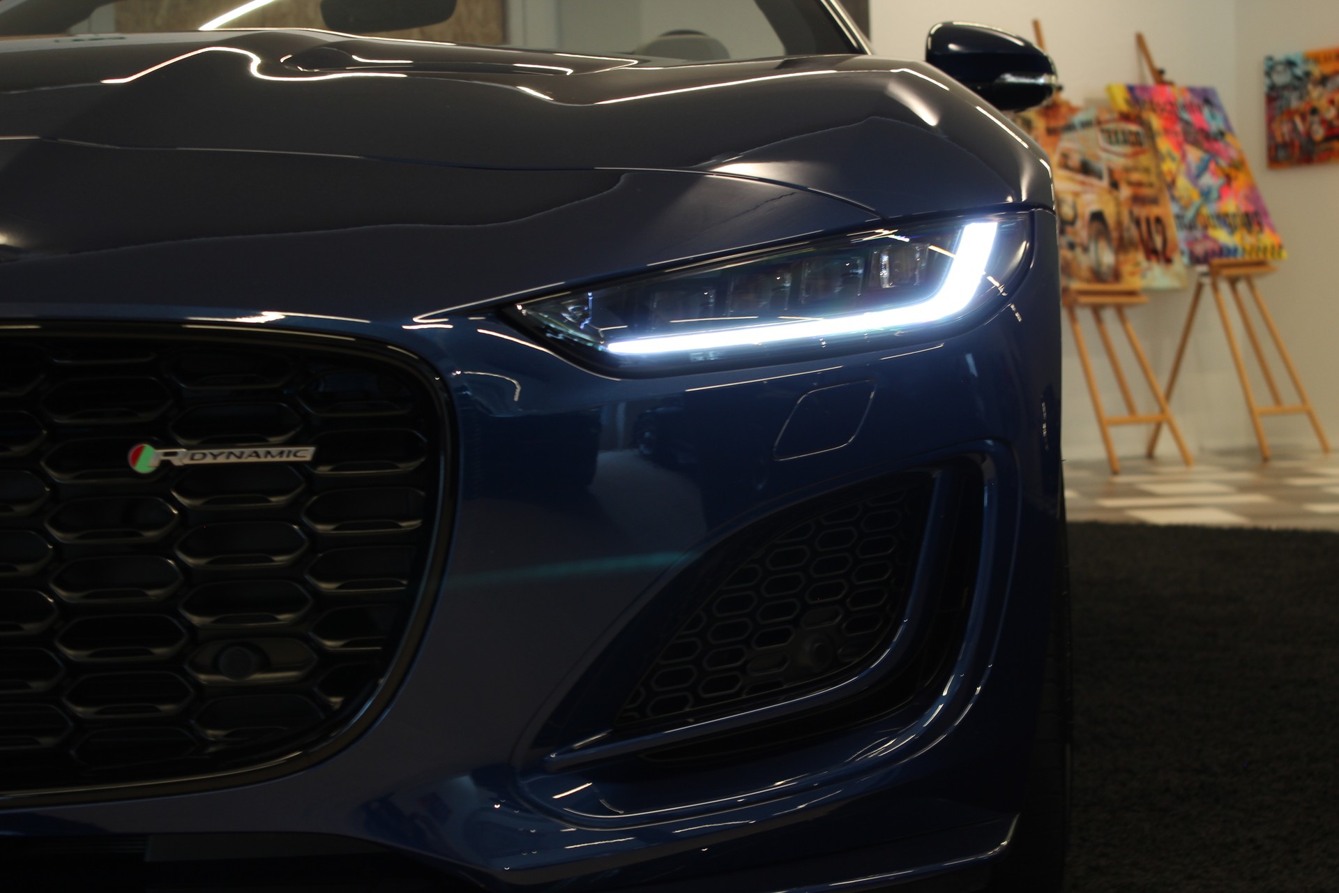JAGUAR F-Type Convrtible 5.0 V8 R-Dynamic AWD Automatik-image-9