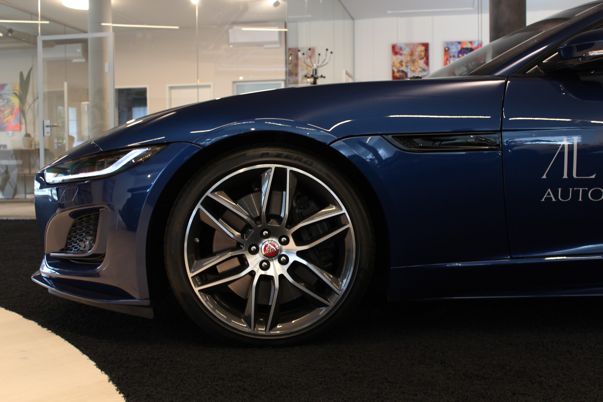 JAGUAR F-Type Convrtible 5.0 V8 R-Dynamic AWD Automatik-image-8