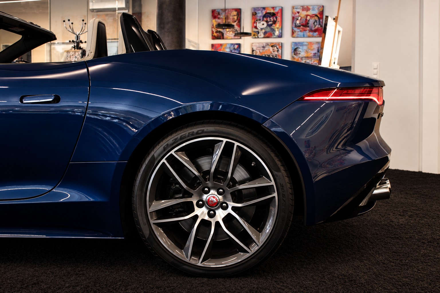 JAGUAR F-Type Convrtible 5.0 V8 R-Dynamic AWD Automatik-image-7