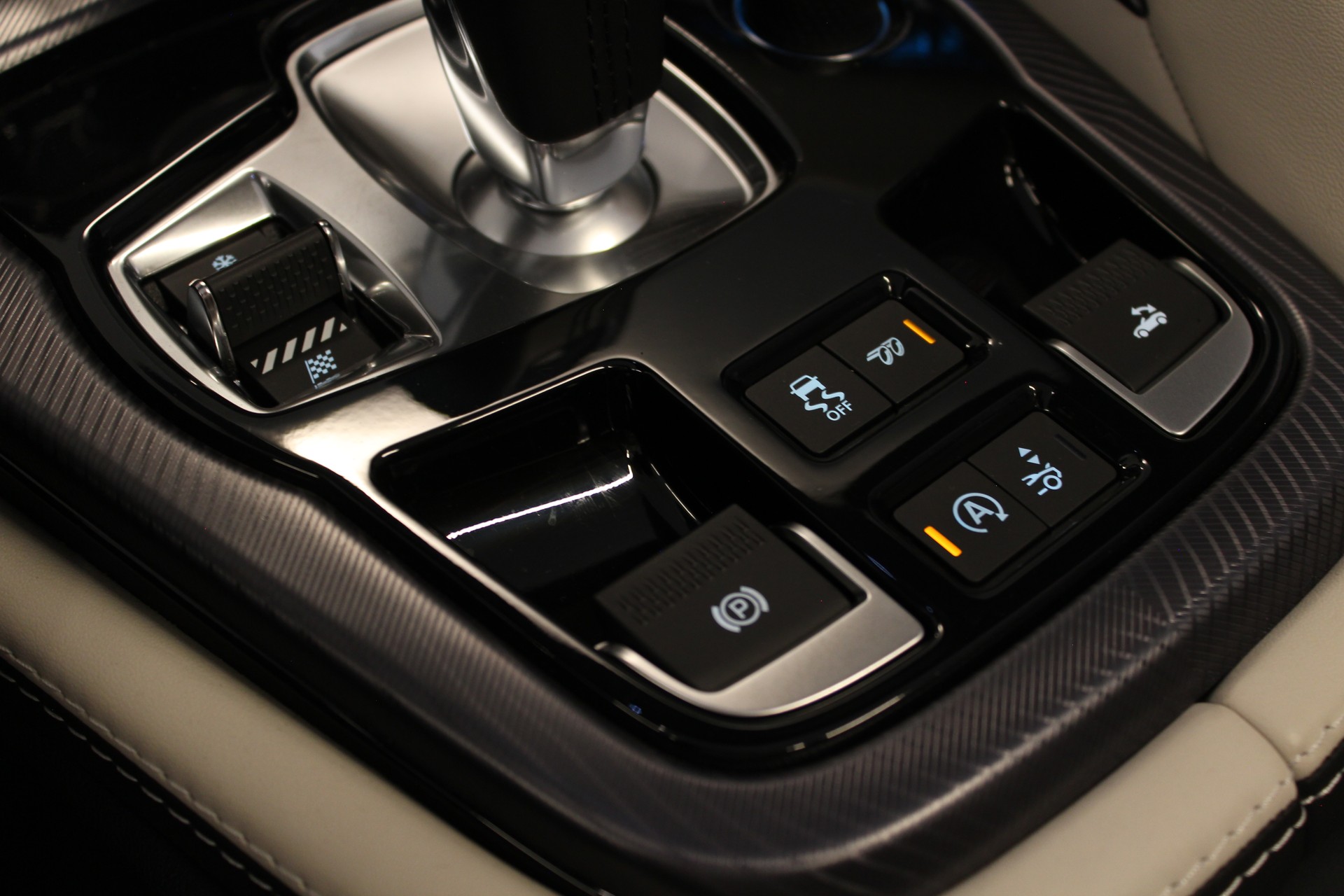 JAGUAR F-Type Convrtible 5.0 V8 R-Dynamic AWD Automatik-image-27