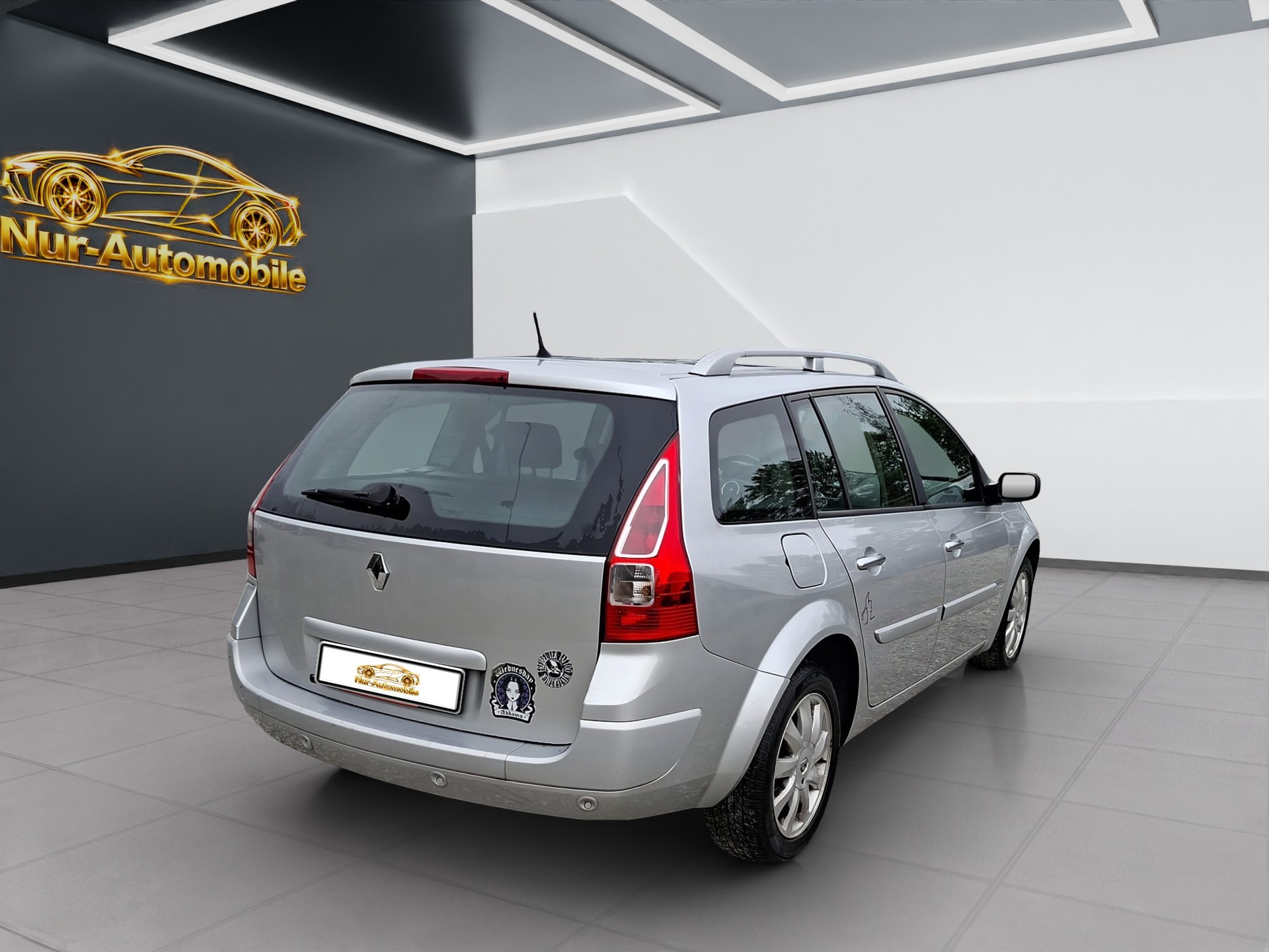 RENAULT Mégane Break 2.0 16V-image-6