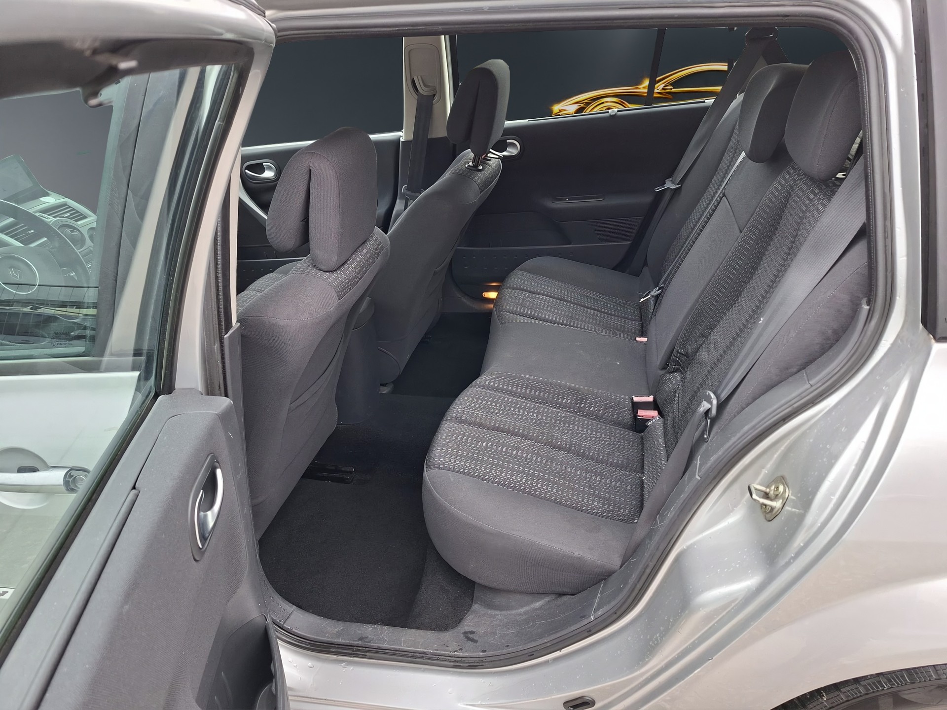 RENAULT Mégane Break 2.0 16V-image-9