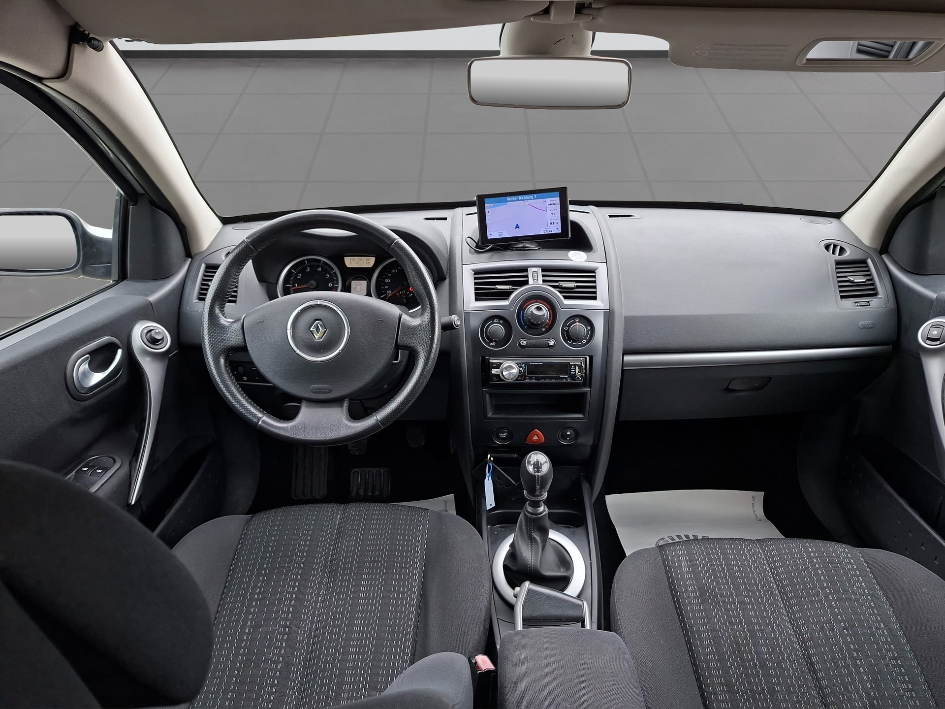 RENAULT Mégane Break 2.0 16V-image-12