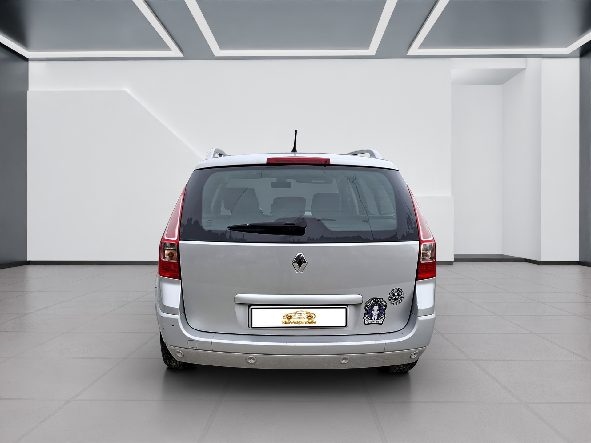 RENAULT Mégane Break 2.0 16V-image-5