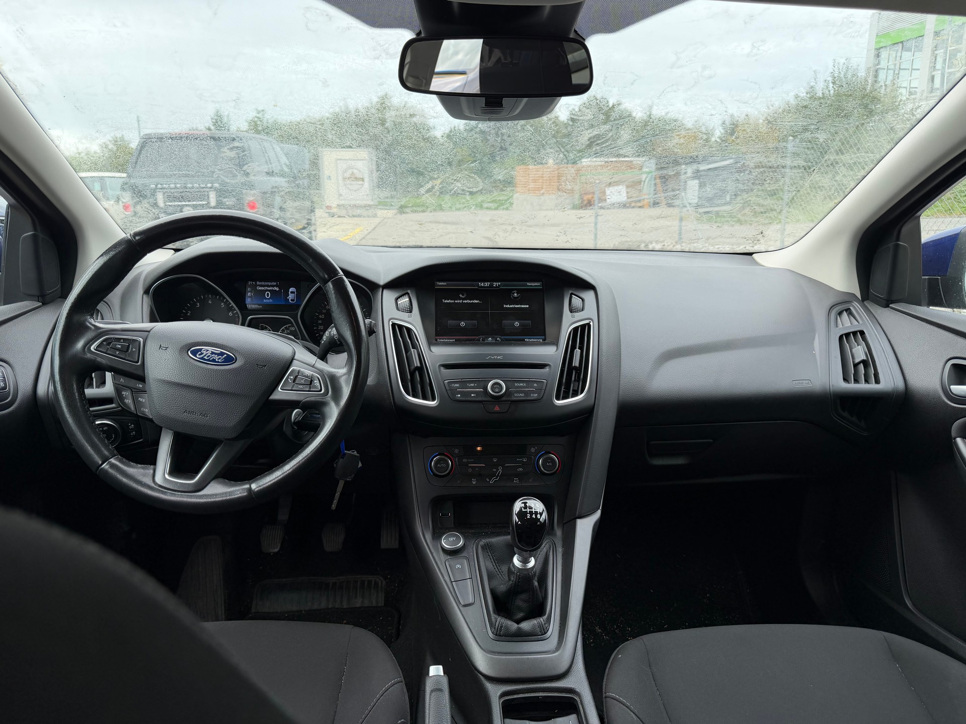 FORD Focus 1.0 SCTi Black Edition-image-4