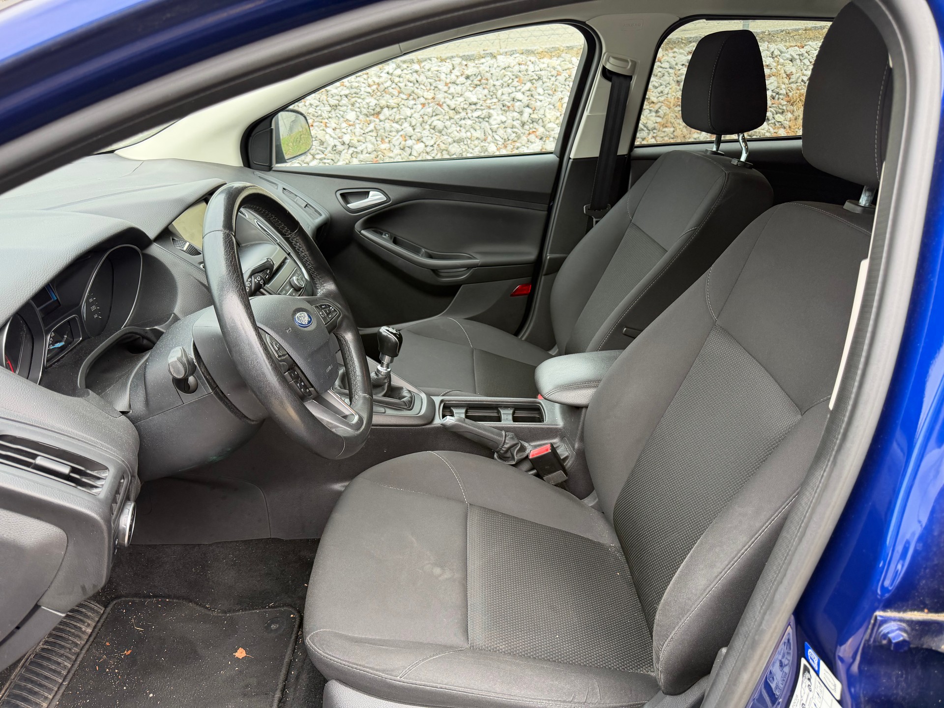 FORD Focus 1.0 SCTi Black Edition-image-5