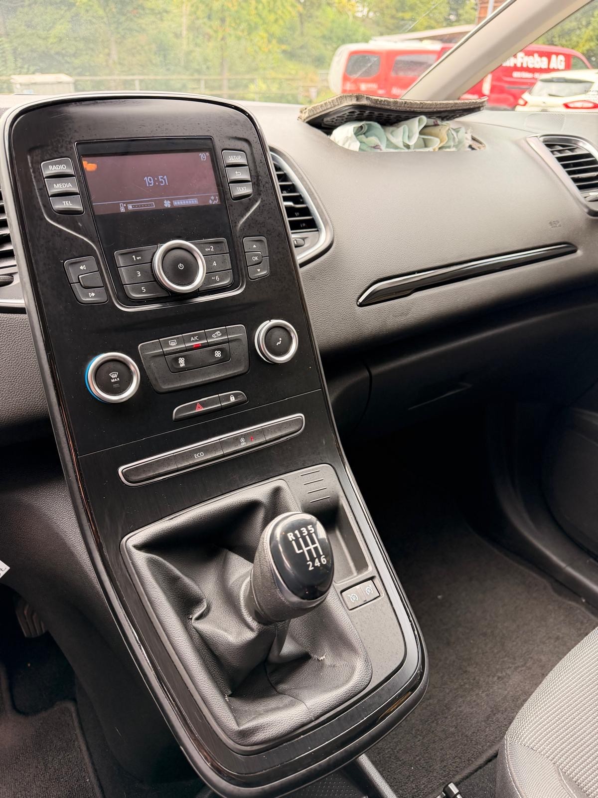 RENAULT Scénic 1.3 16V Turbo Life-image-14