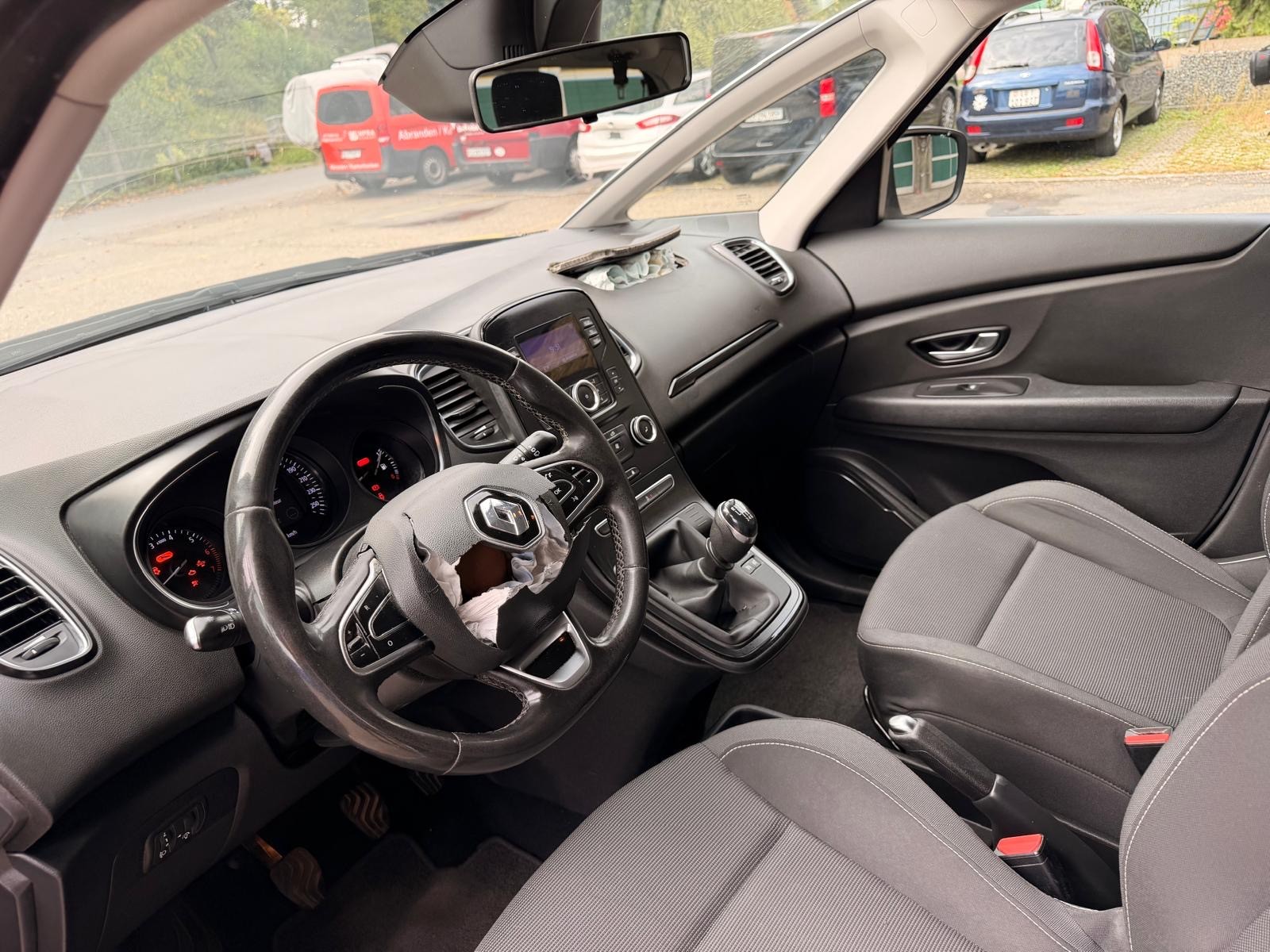 RENAULT Scénic 1.3 16V Turbo Life-image-8