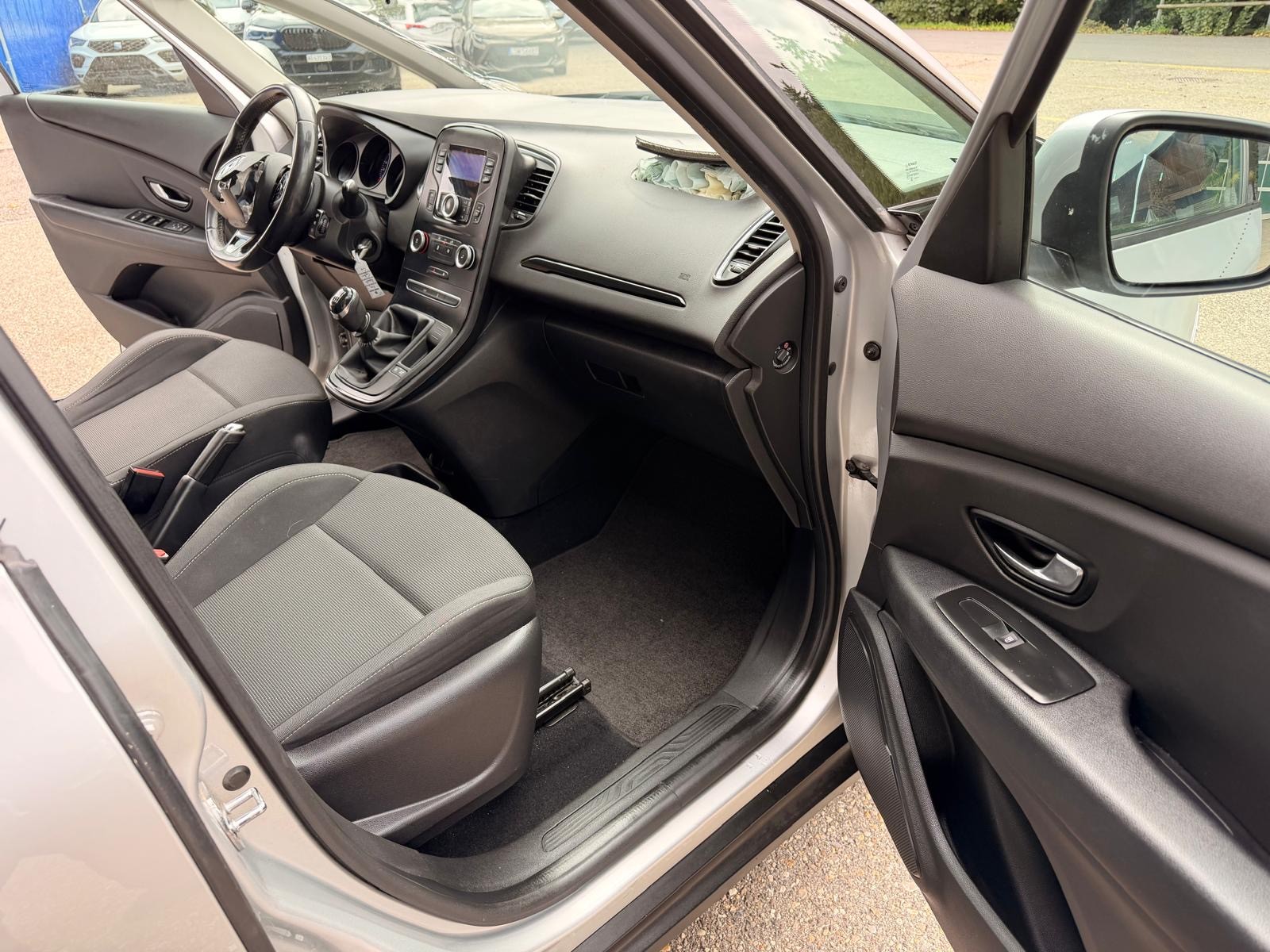 RENAULT Scénic 1.3 16V Turbo Life-image-13