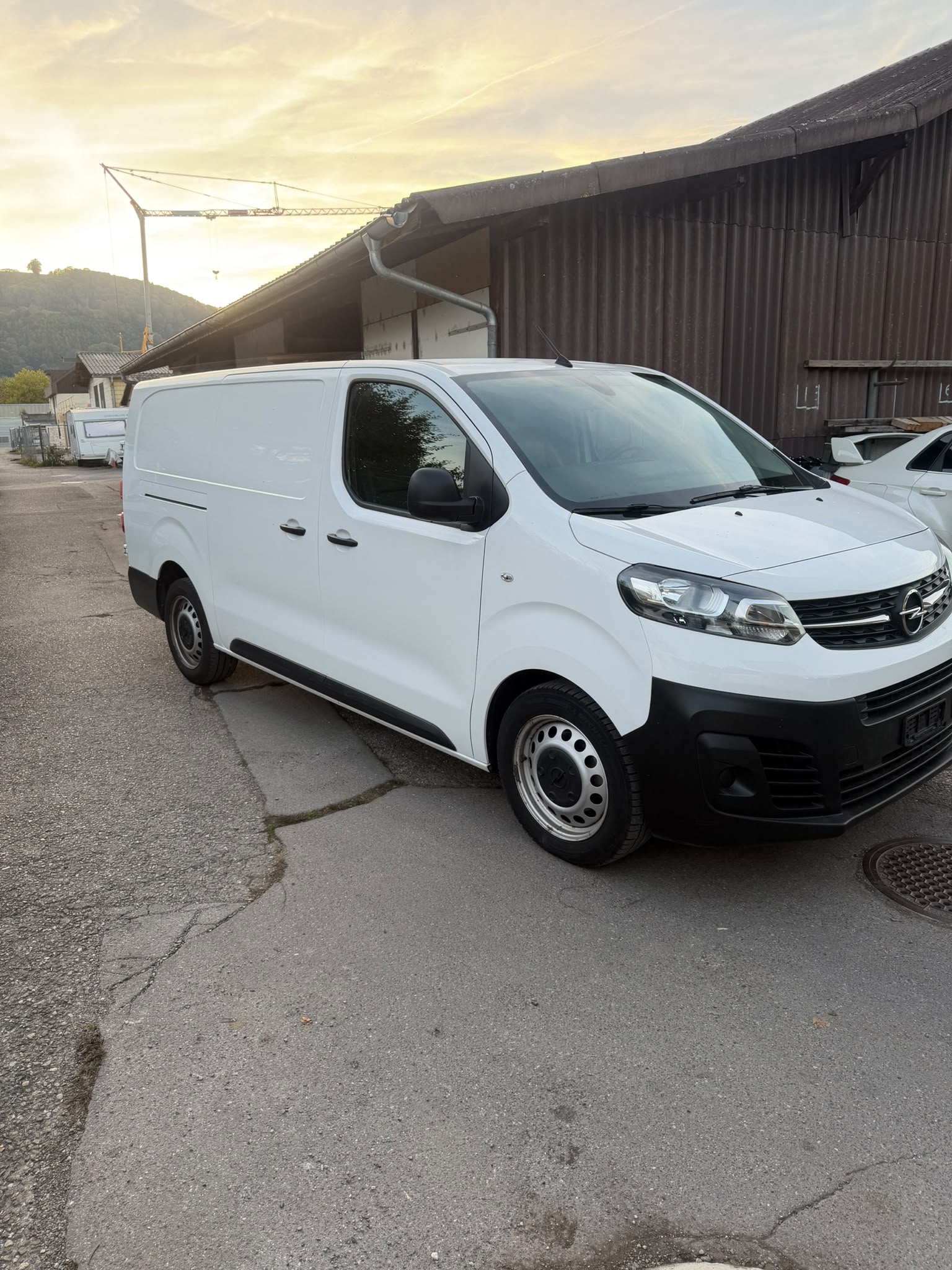 OPEL VIVARO-image-1