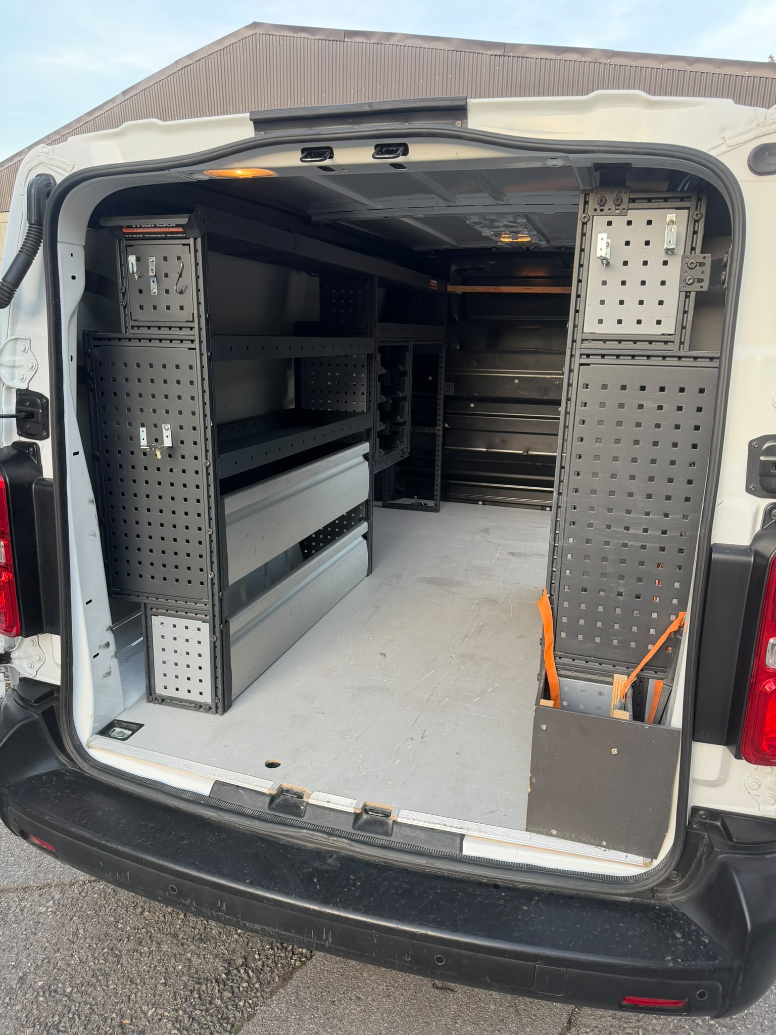 OPEL VIVARO-image-7