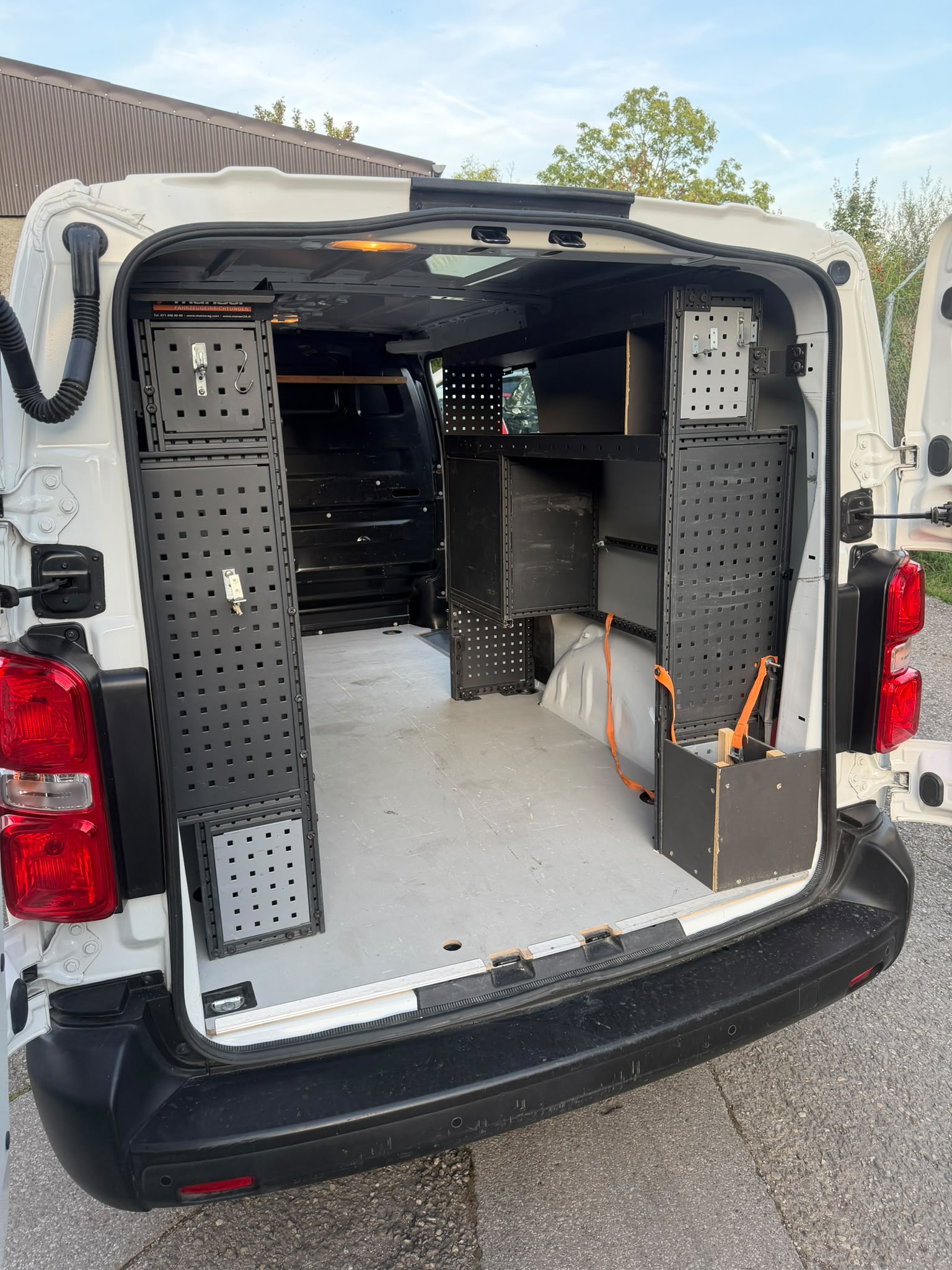 OPEL VIVARO-image-8