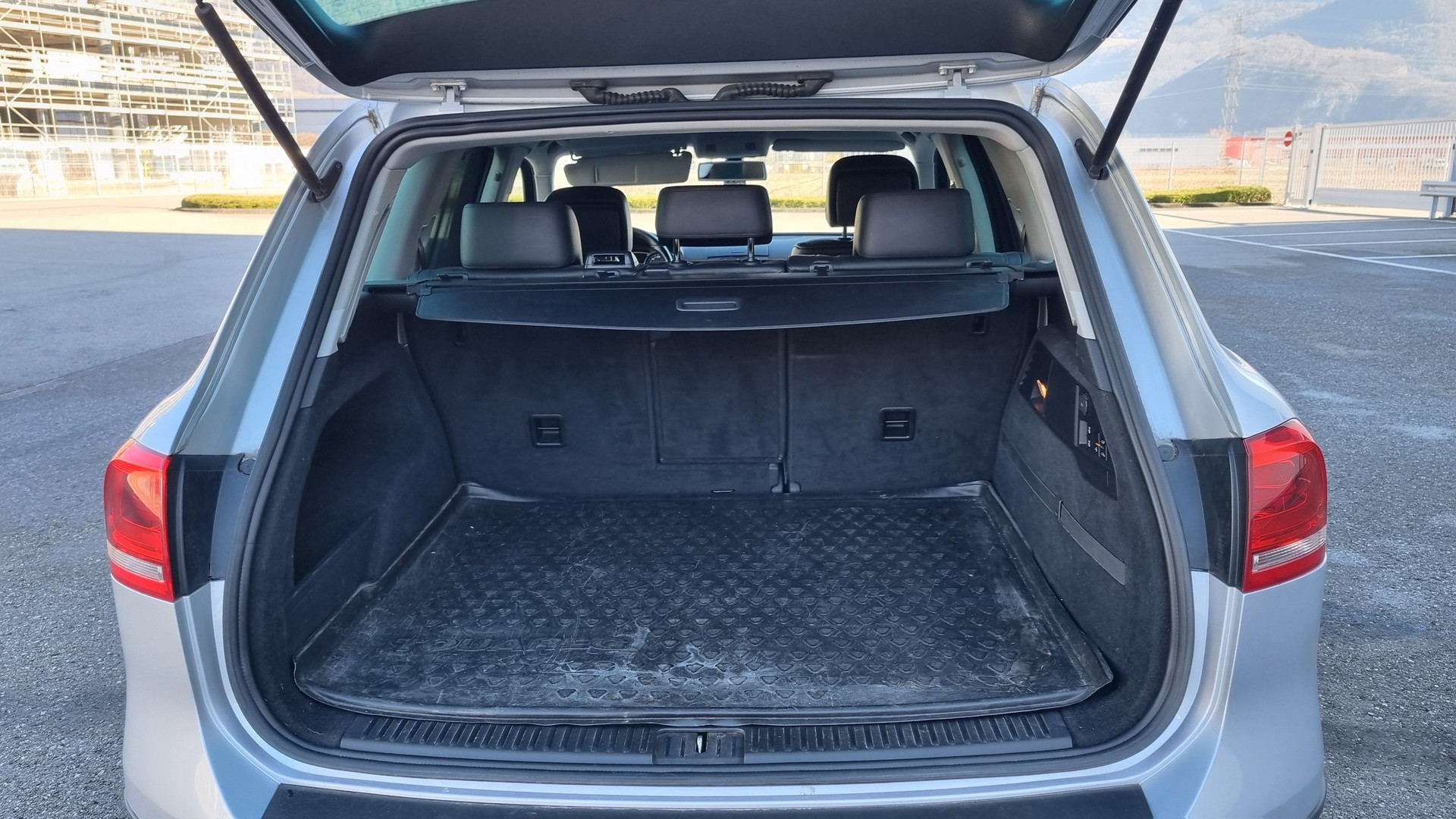 VW Touareg 3.0 TDI BlueMotion Technology Tiptronic-image-8