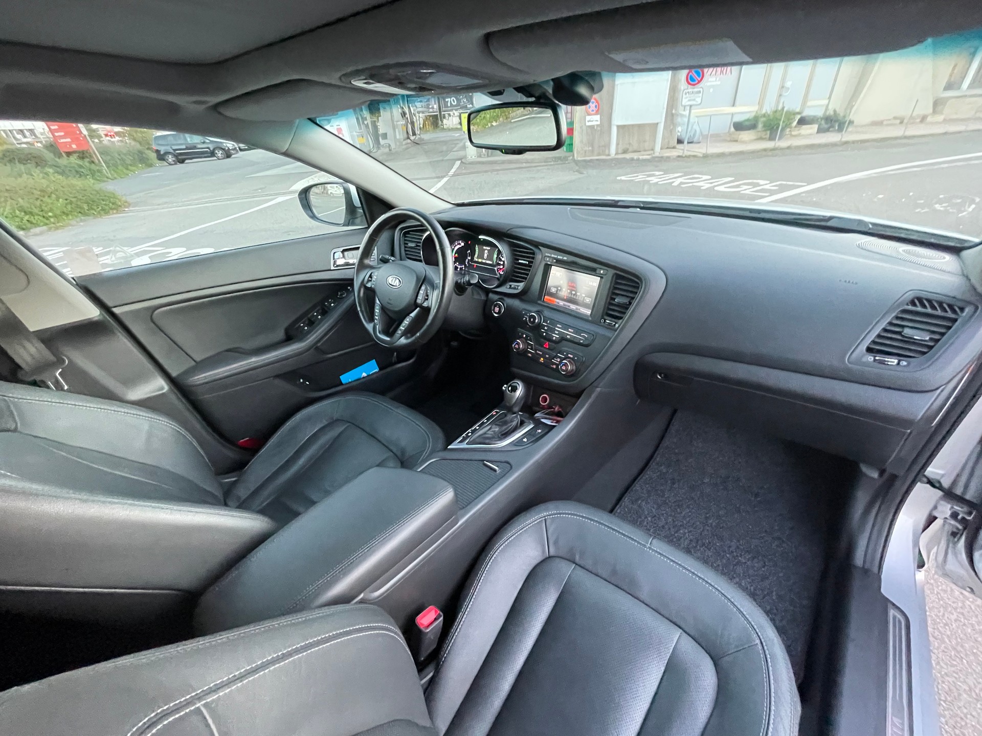 KIA Optima 2.0 CVVT Hybrid Automatic-image-8