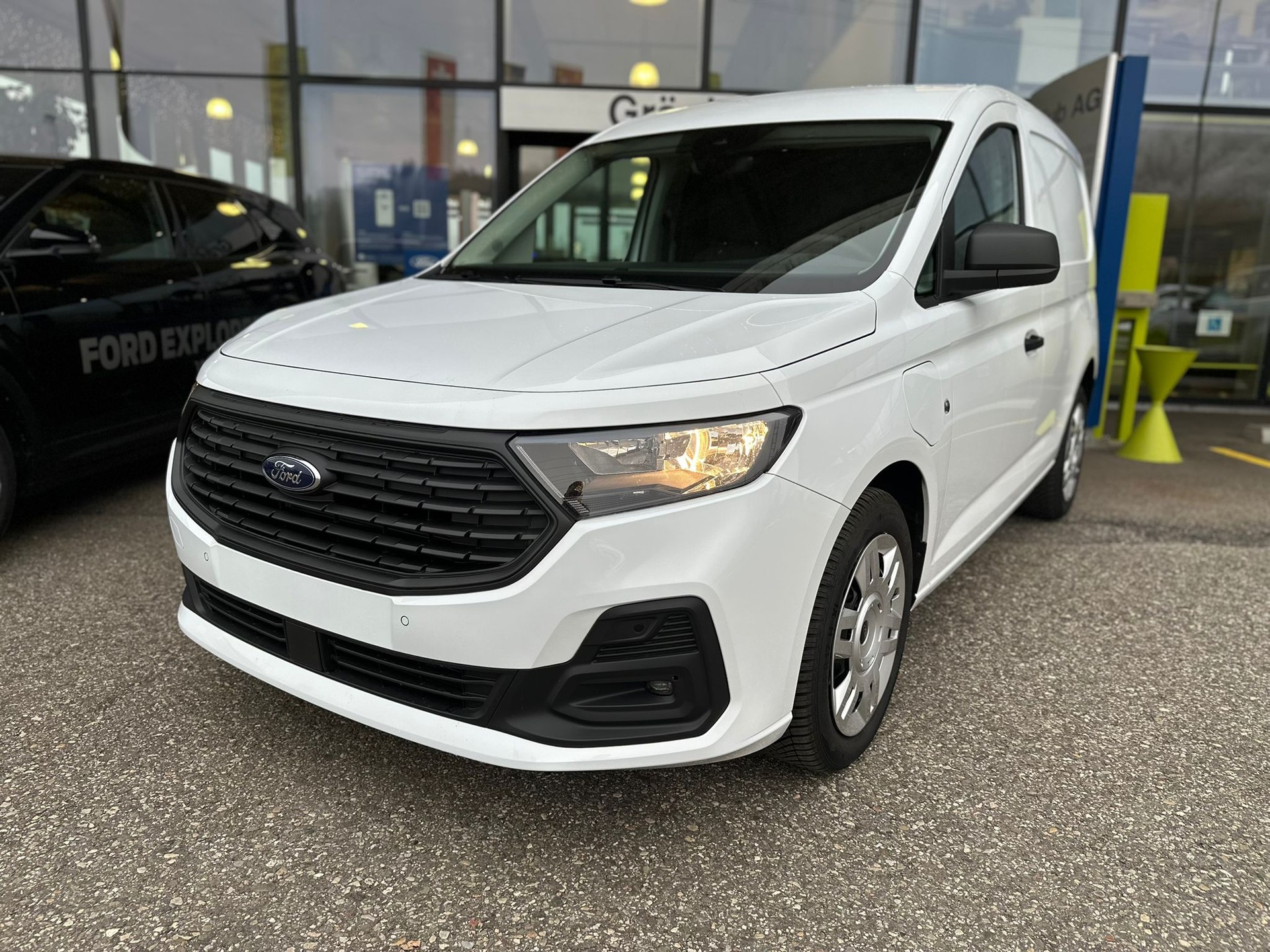 FORD Transit Connect Kasten 1.5 EcoBoost PHEV Trend 0.99% Leasing-image-0