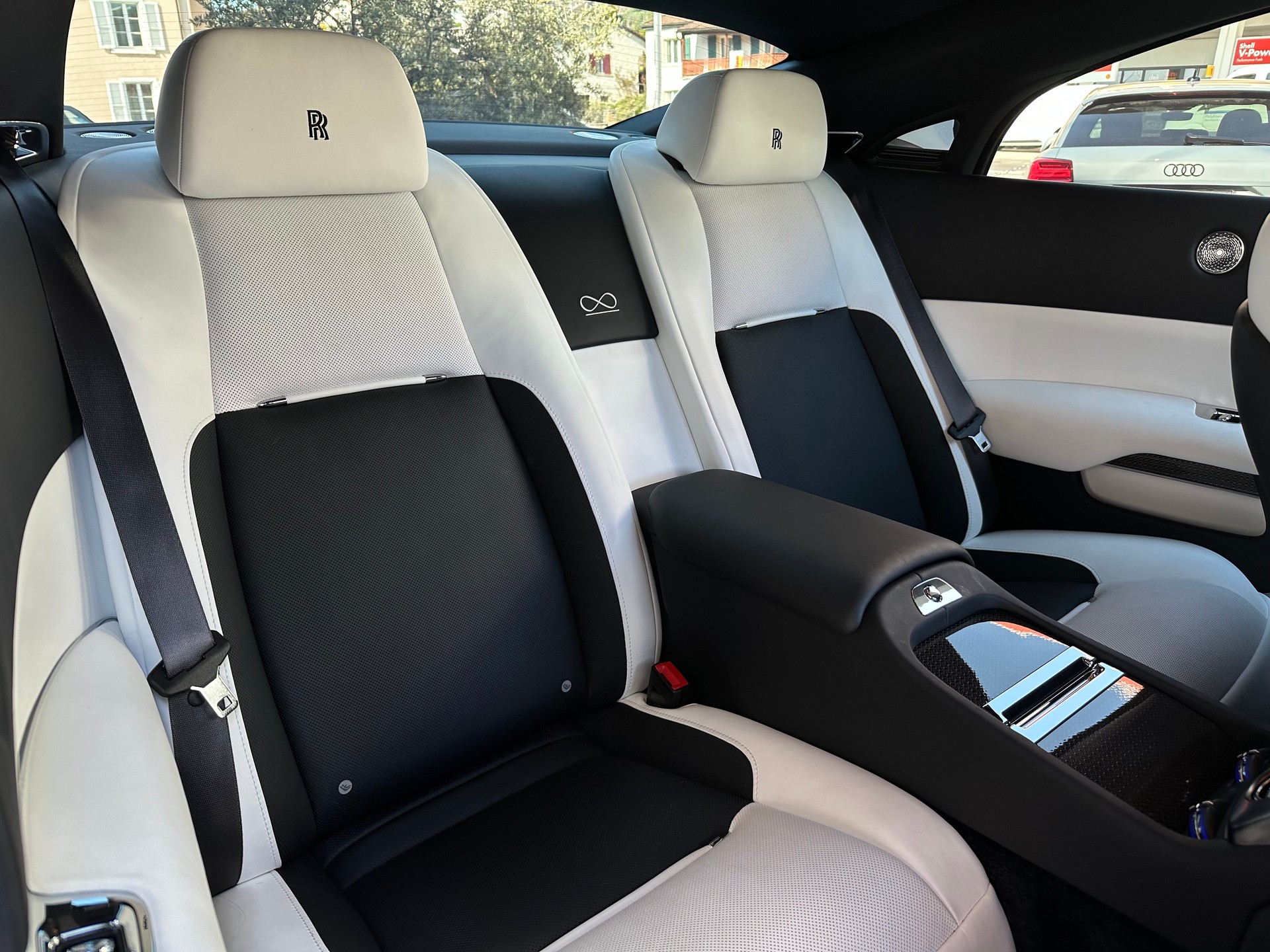 ROLLS-ROYCE Wraith 6.6V12 BlackBadge-image-10