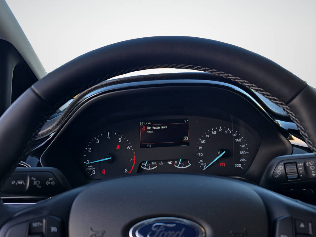 FORD Fiesta 1.0 EcoB Hybrid Titanium-image-10