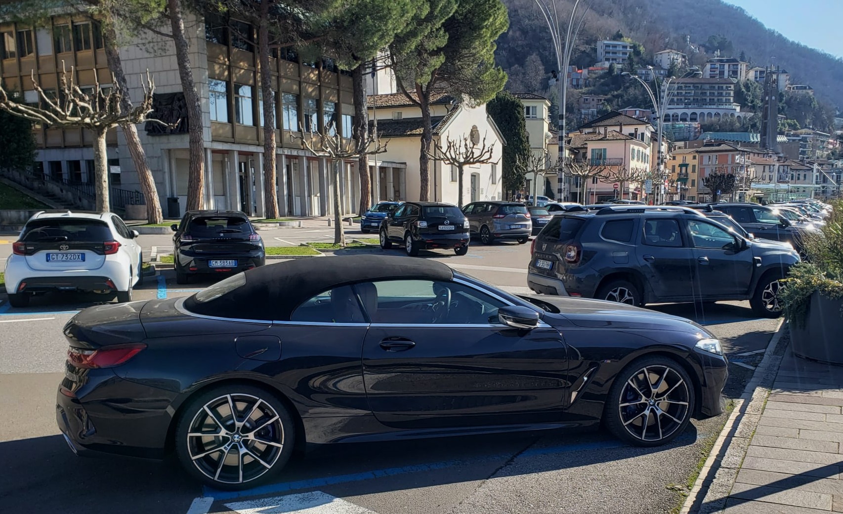 BMW M850i xDrive Cabriolet-image-1